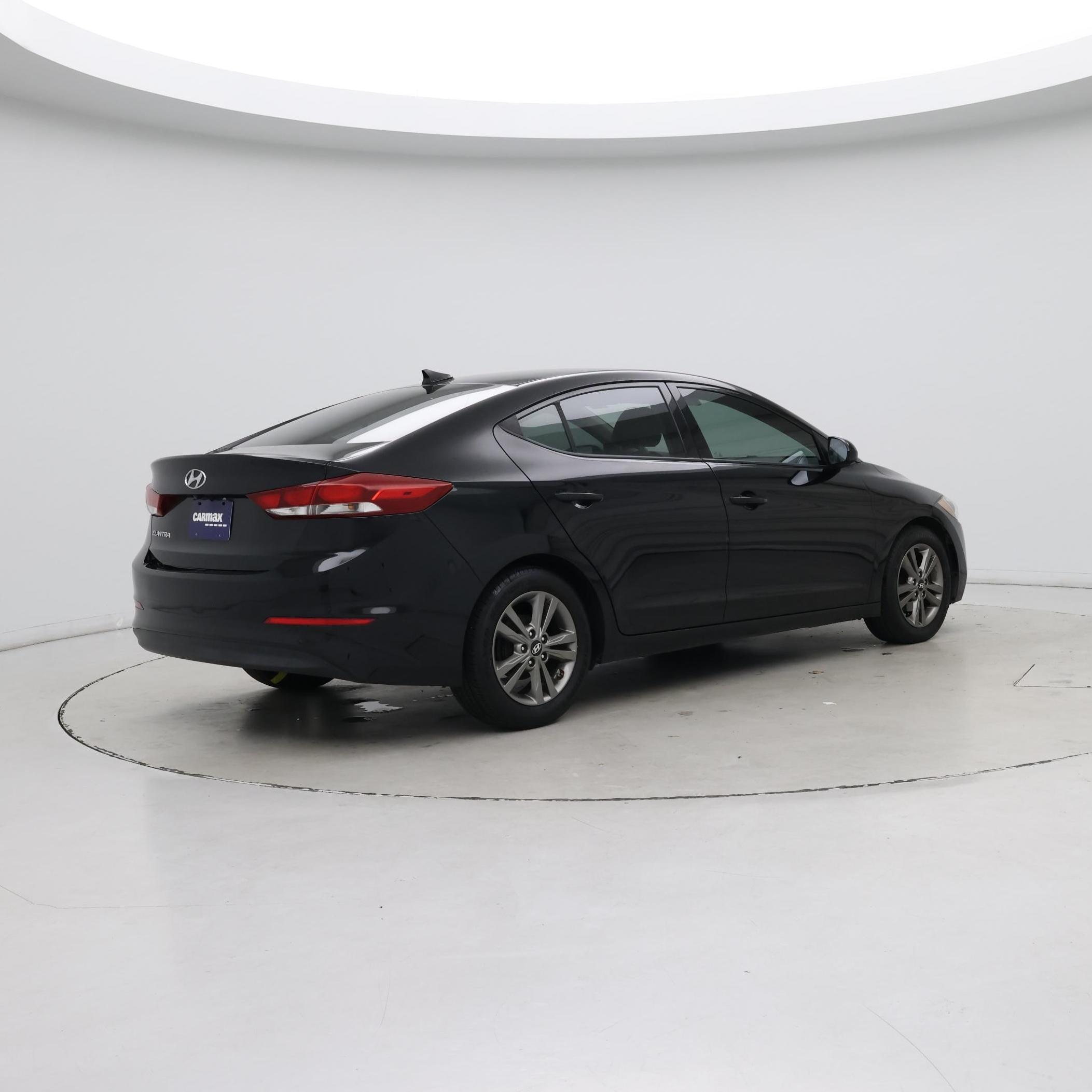 Thumbnail: 2017 Hyundai Elantra - 8