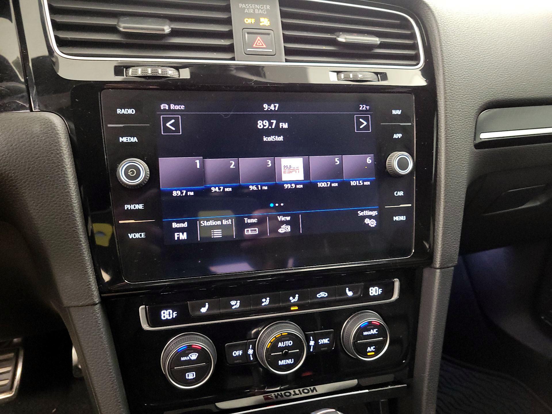 Thumbnail: 2018 Volkswagen Golf - 15