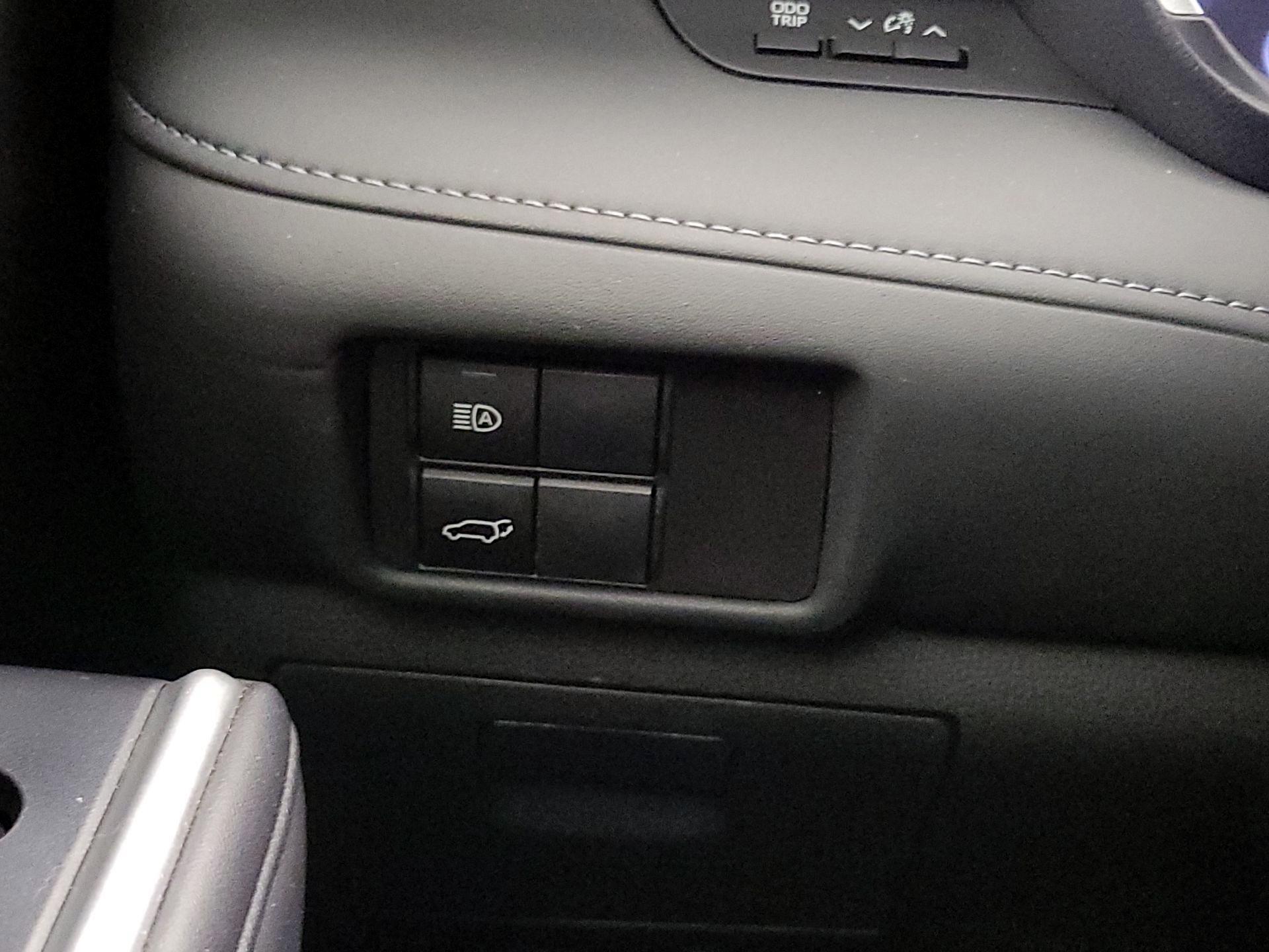 Thumbnail: 2022 Toyota Highlander - 13