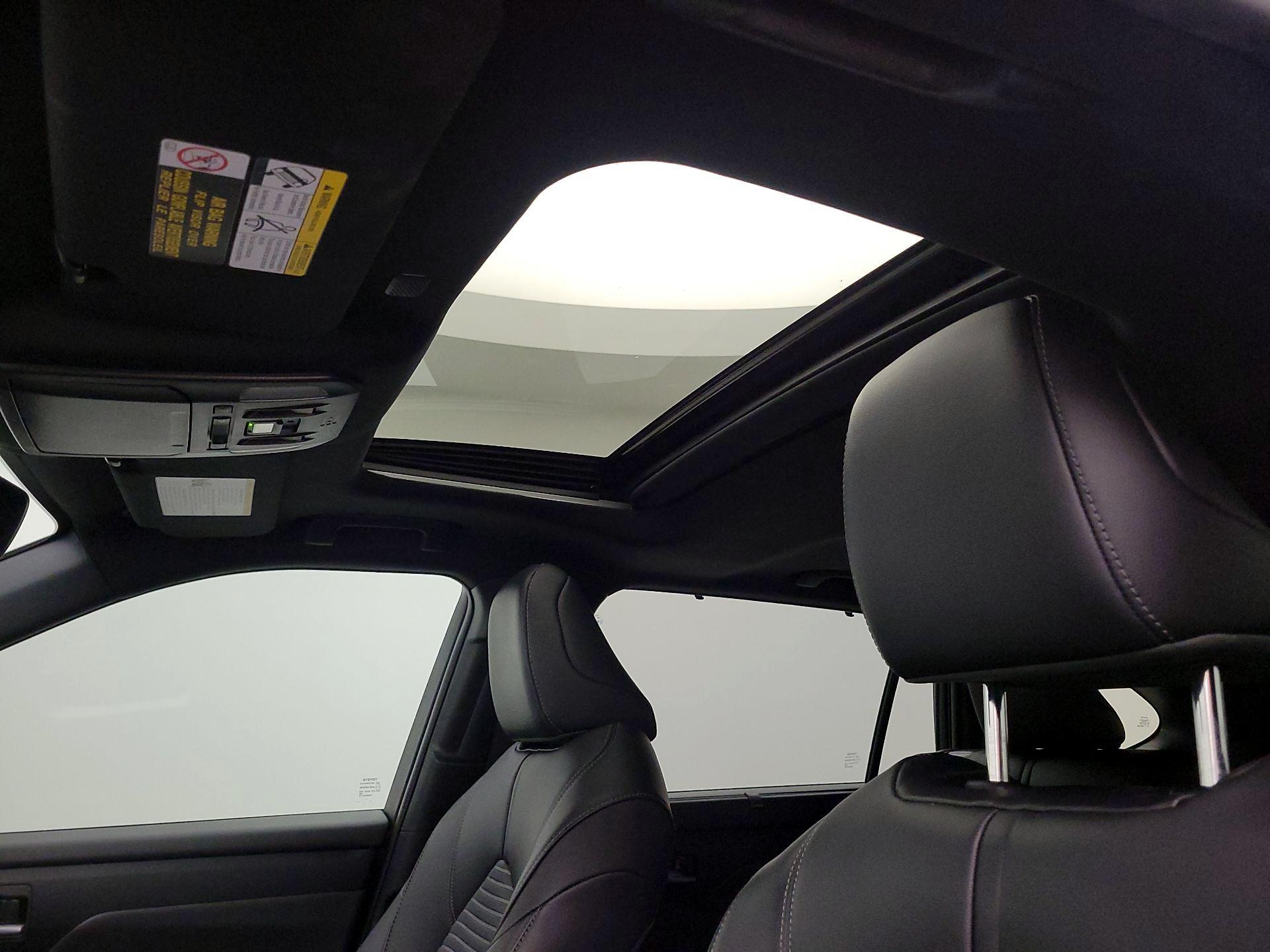 Thumbnail: 2022 Toyota Highlander - 19