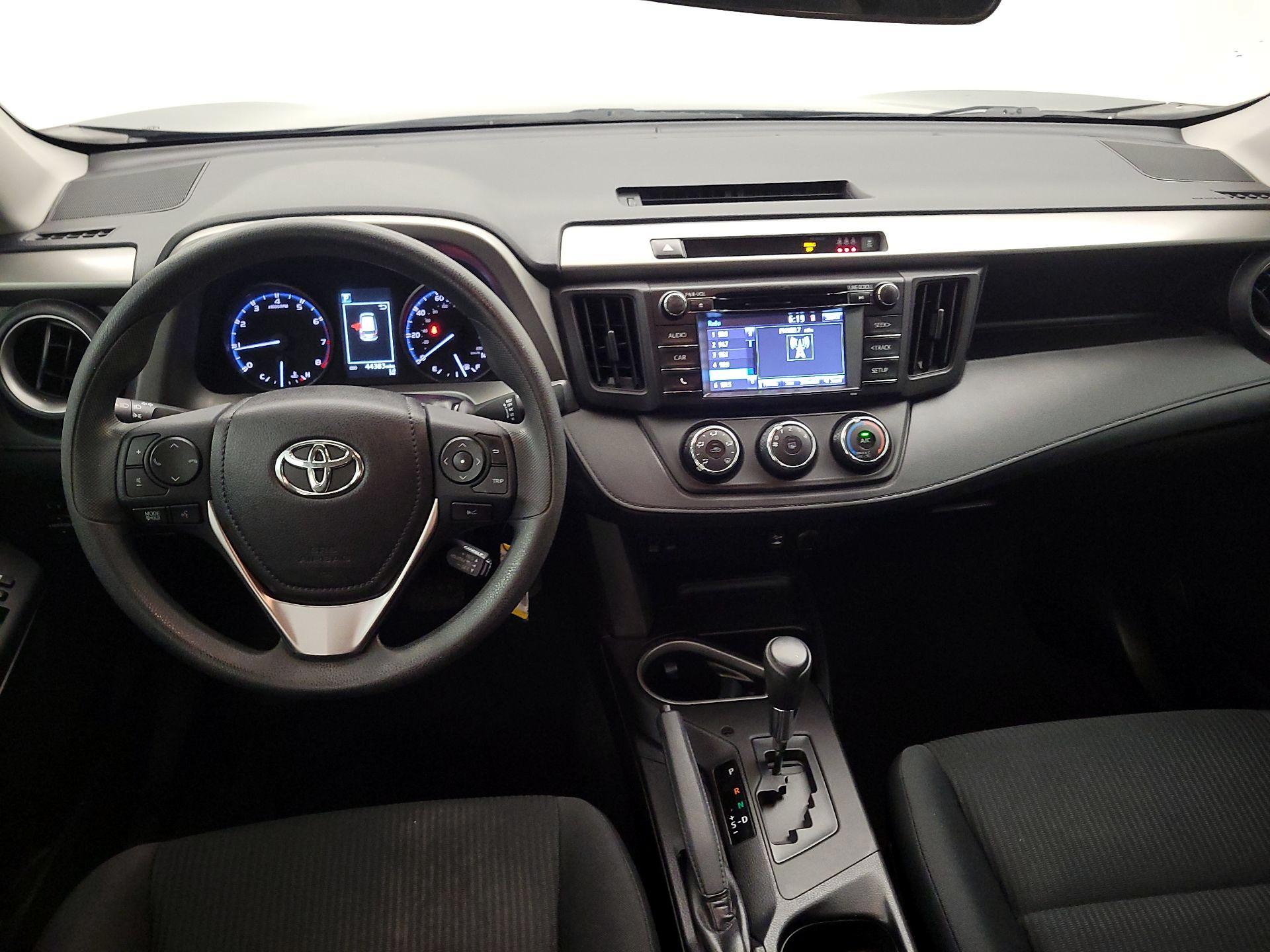 Thumbnail: 2017 Toyota RAV4 - 9