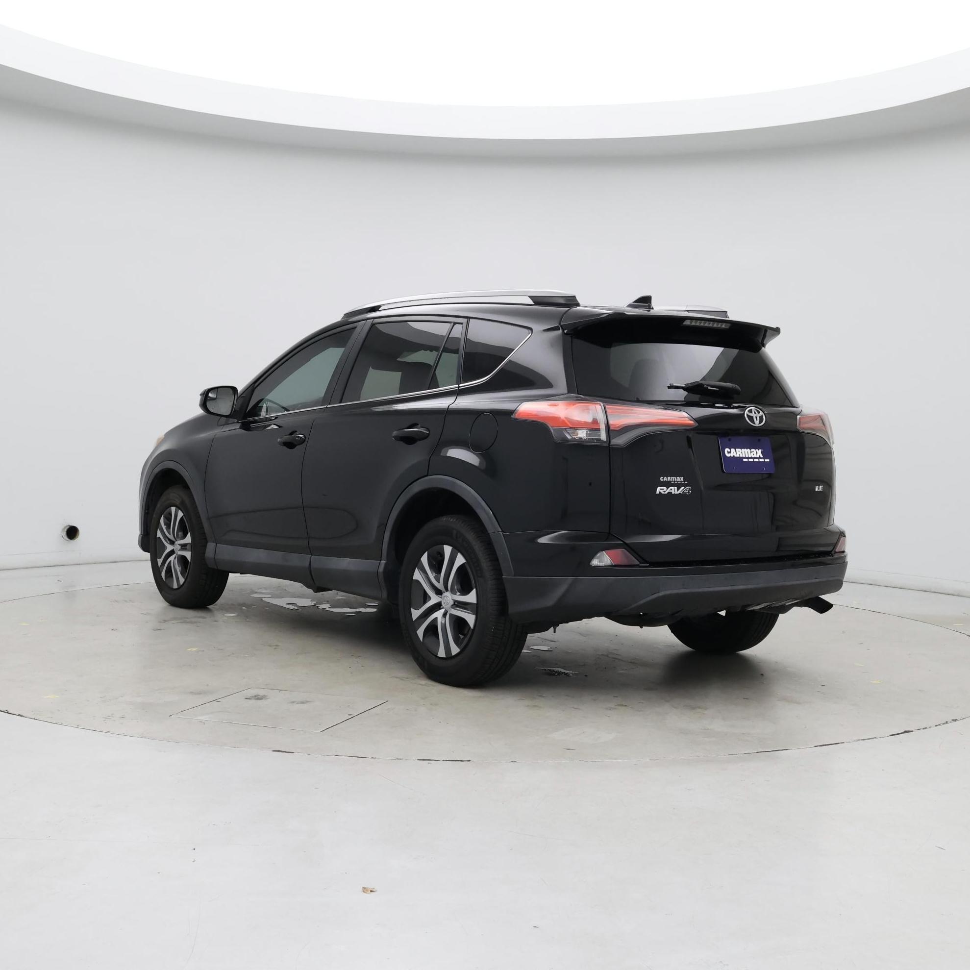 Thumbnail: 2017 Toyota RAV4 - 2
