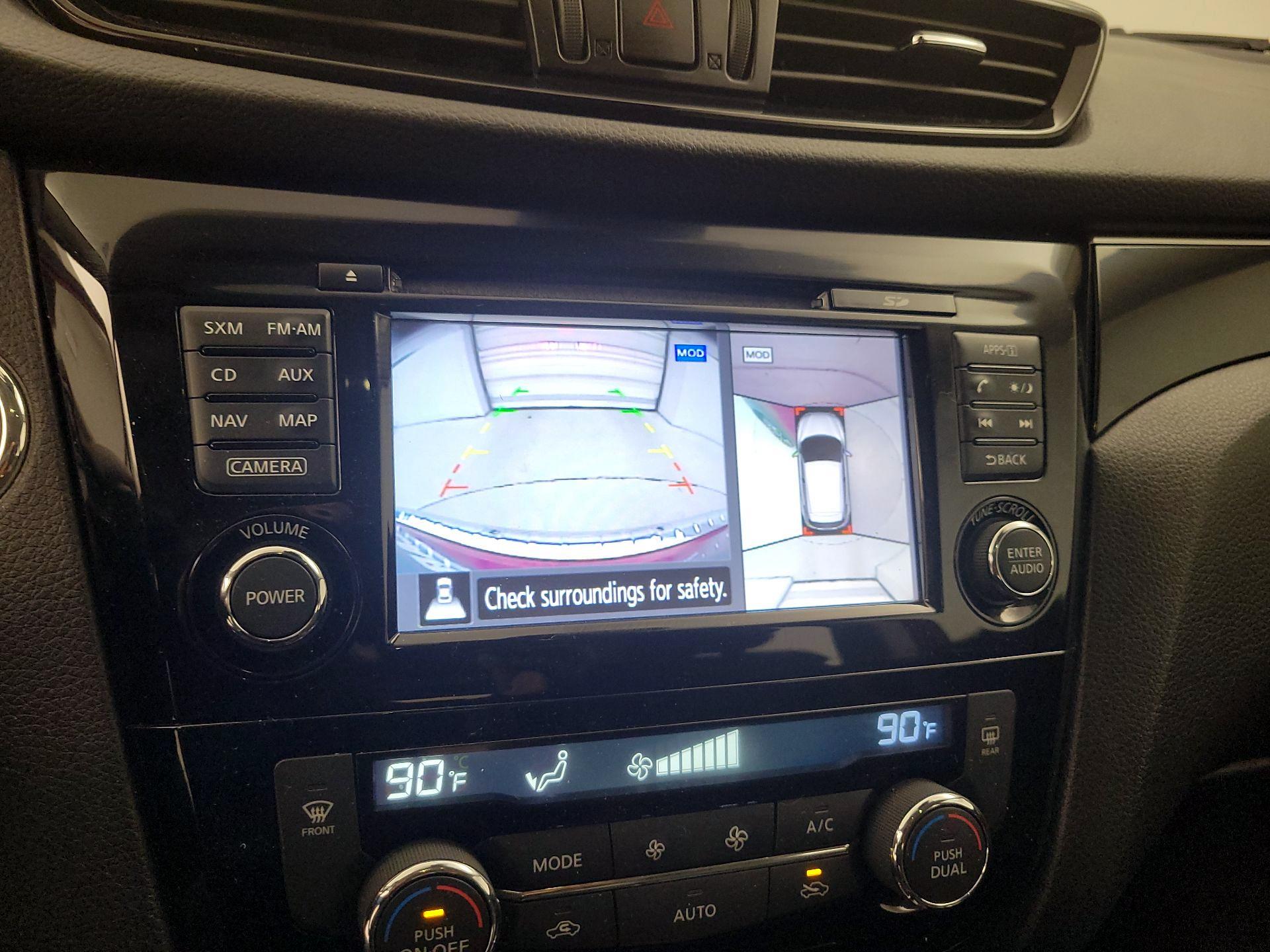 Thumbnail: 2017 Nissan Rogue Sport - 14