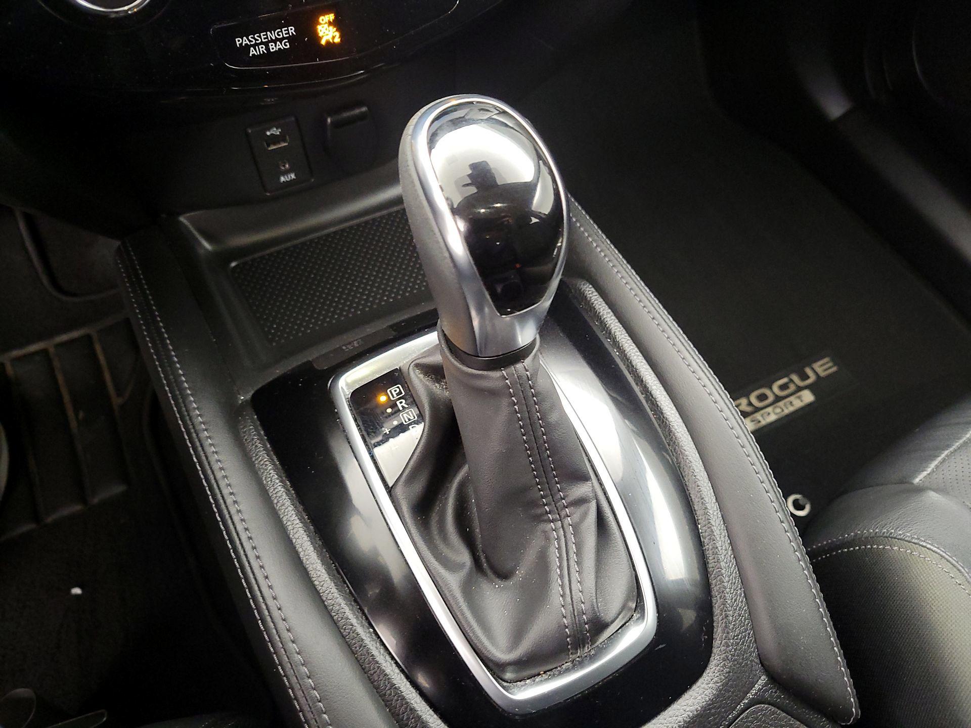 Thumbnail: 2017 Nissan Rogue Sport - 17