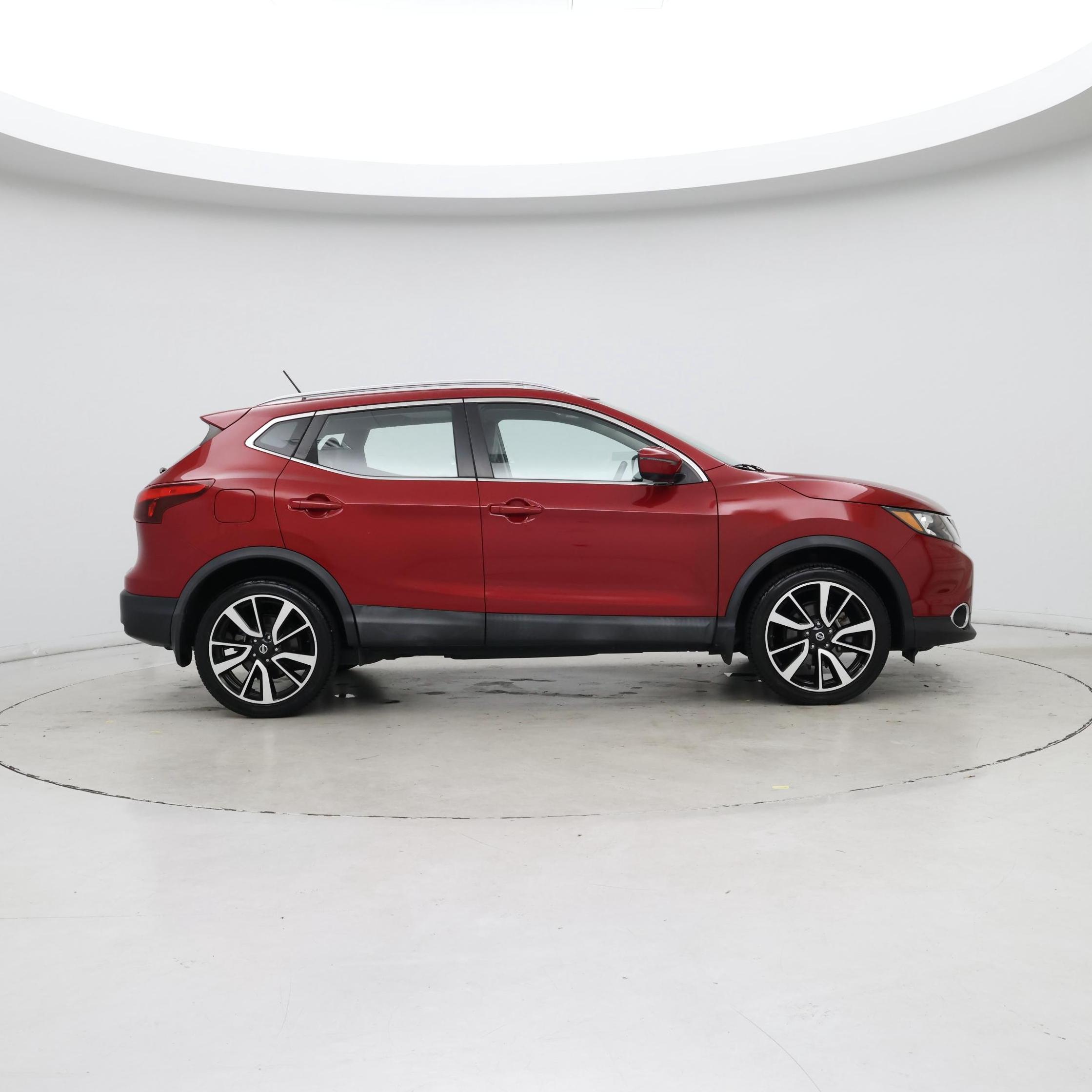 Thumbnail: 2017 Nissan Rogue Sport - 7