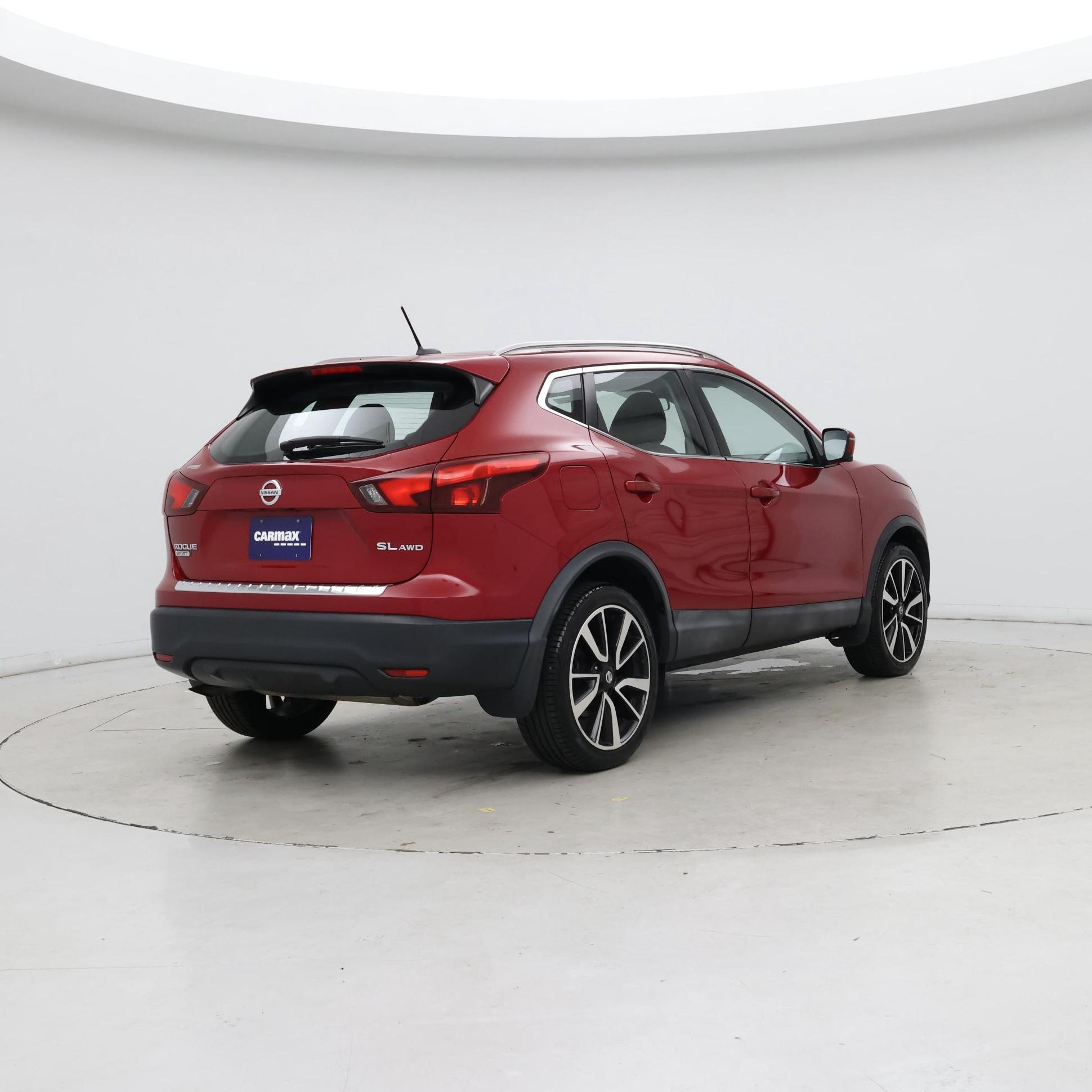 Thumbnail: 2017 Nissan Rogue Sport - 8