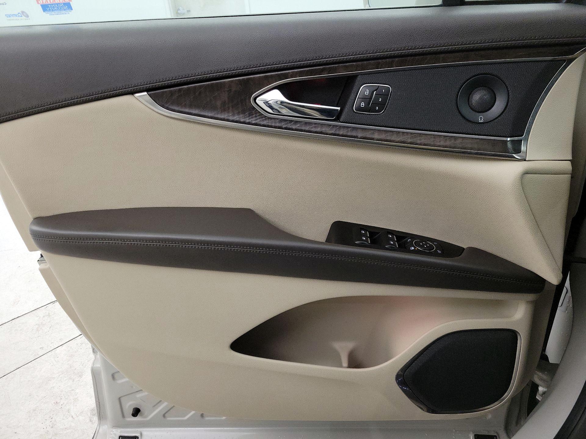 Thumbnail: 2020 Lincoln Nautilus - 12