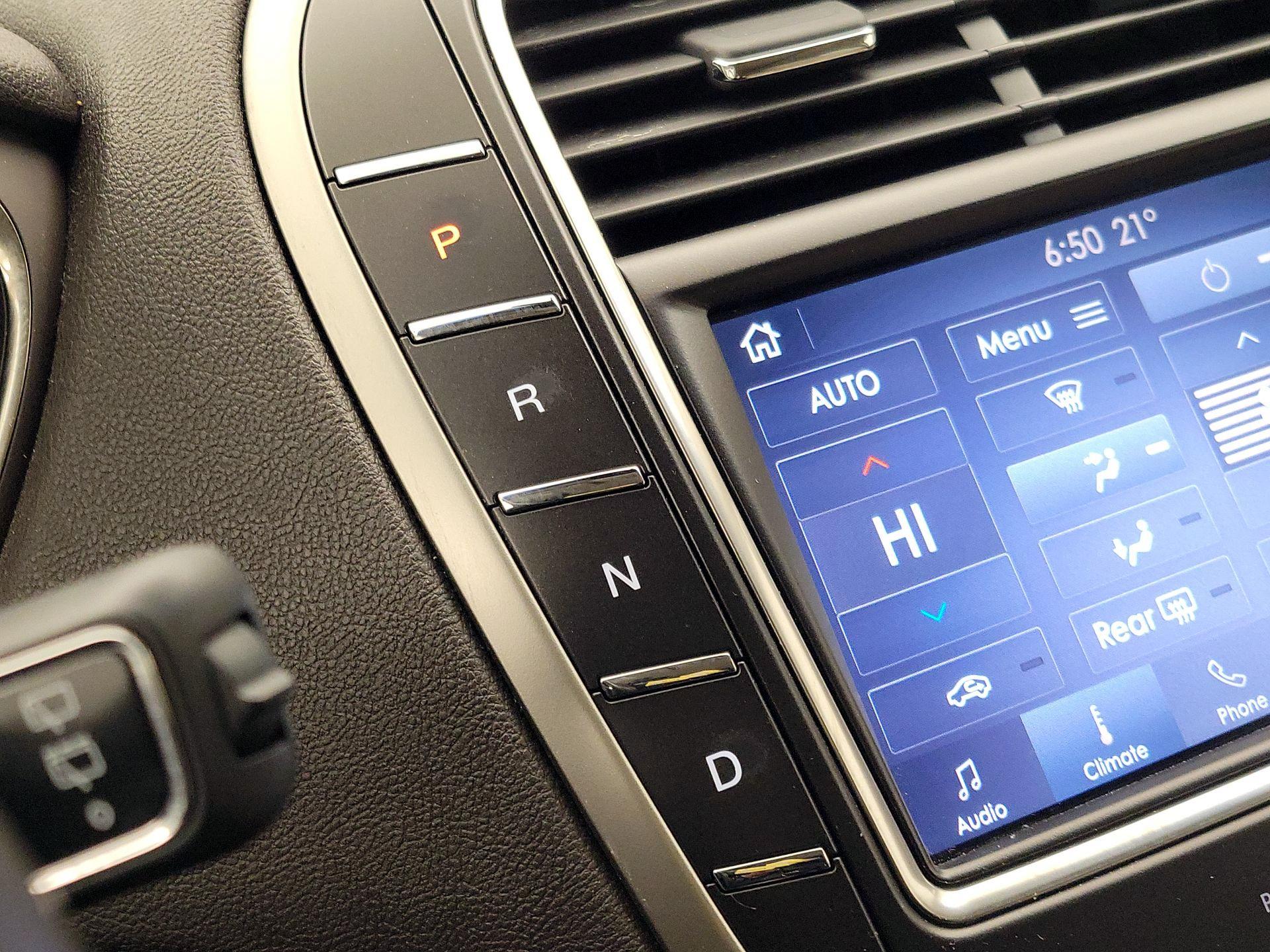 Thumbnail: 2020 Lincoln Nautilus - 18