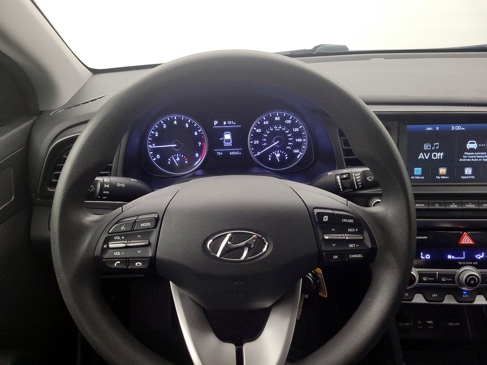 Thumbnail: 2020 Hyundai Elantra - 10