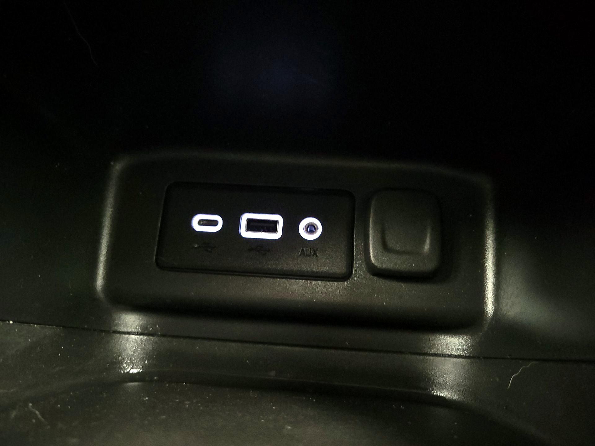 Thumbnail: 2020 Chevrolet Equinox - 18