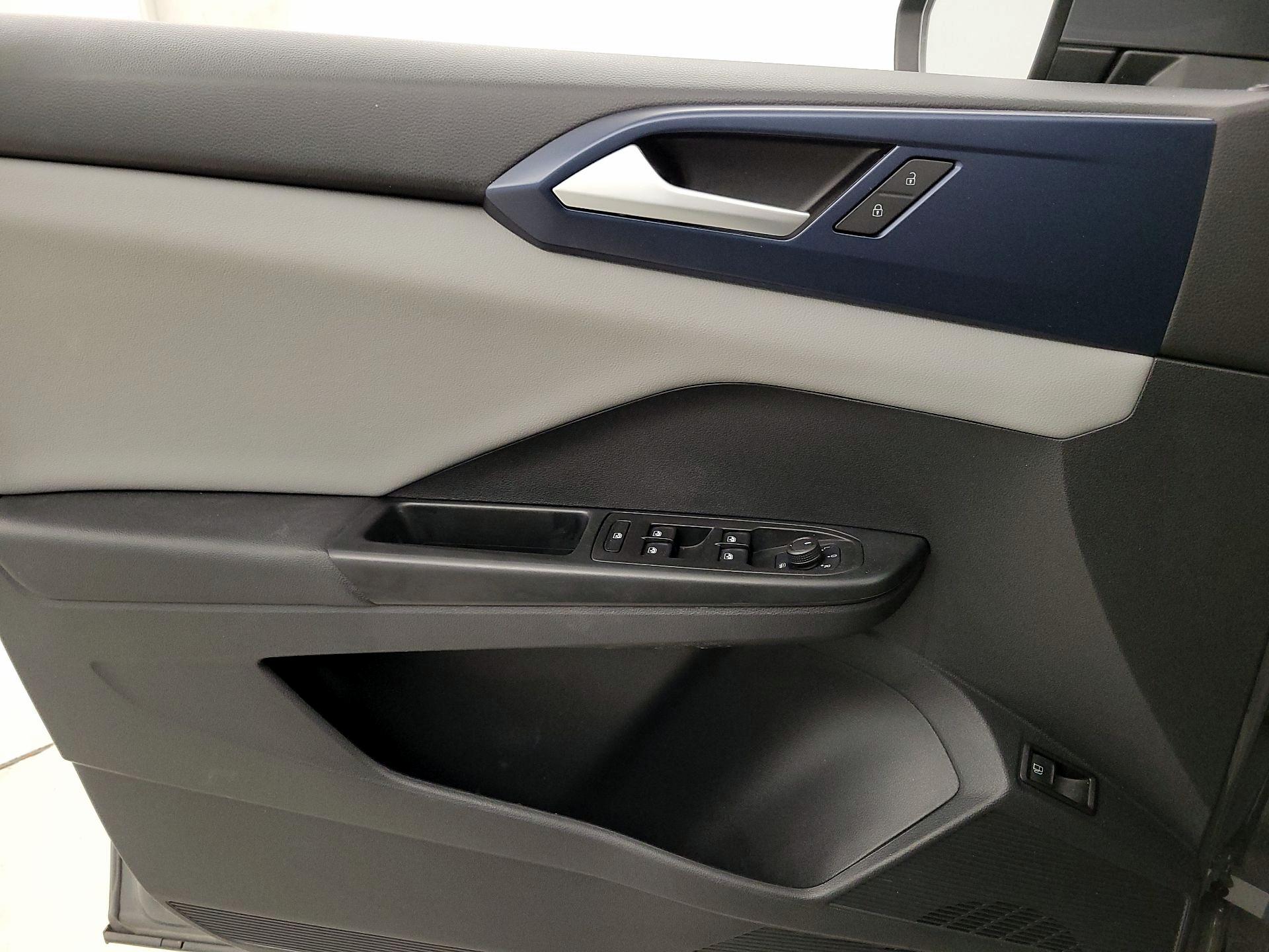 Thumbnail: 2022 Volkswagen Taos - 12