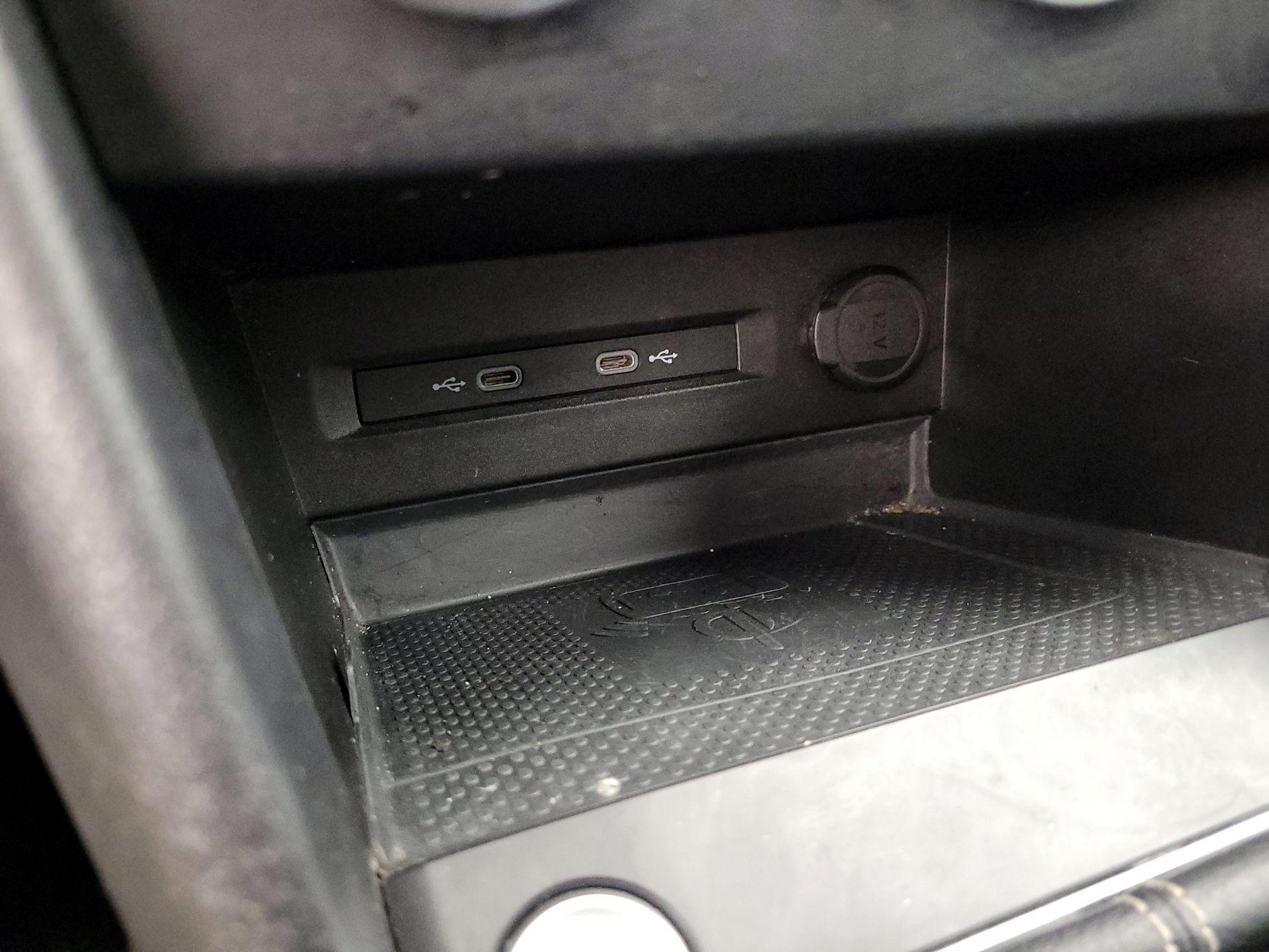 Thumbnail: 2022 Volkswagen Taos - 18