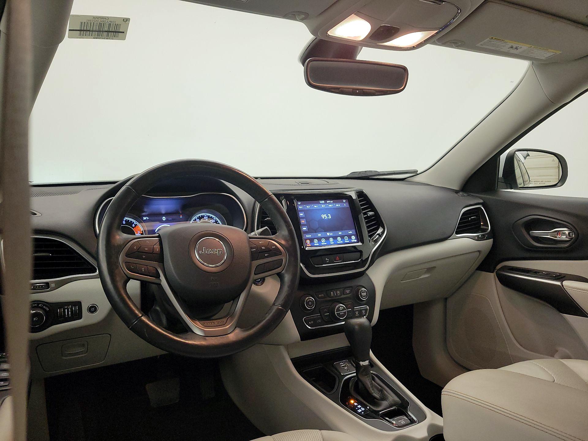 Thumbnail: 2020 Jeep Cherokee - 9