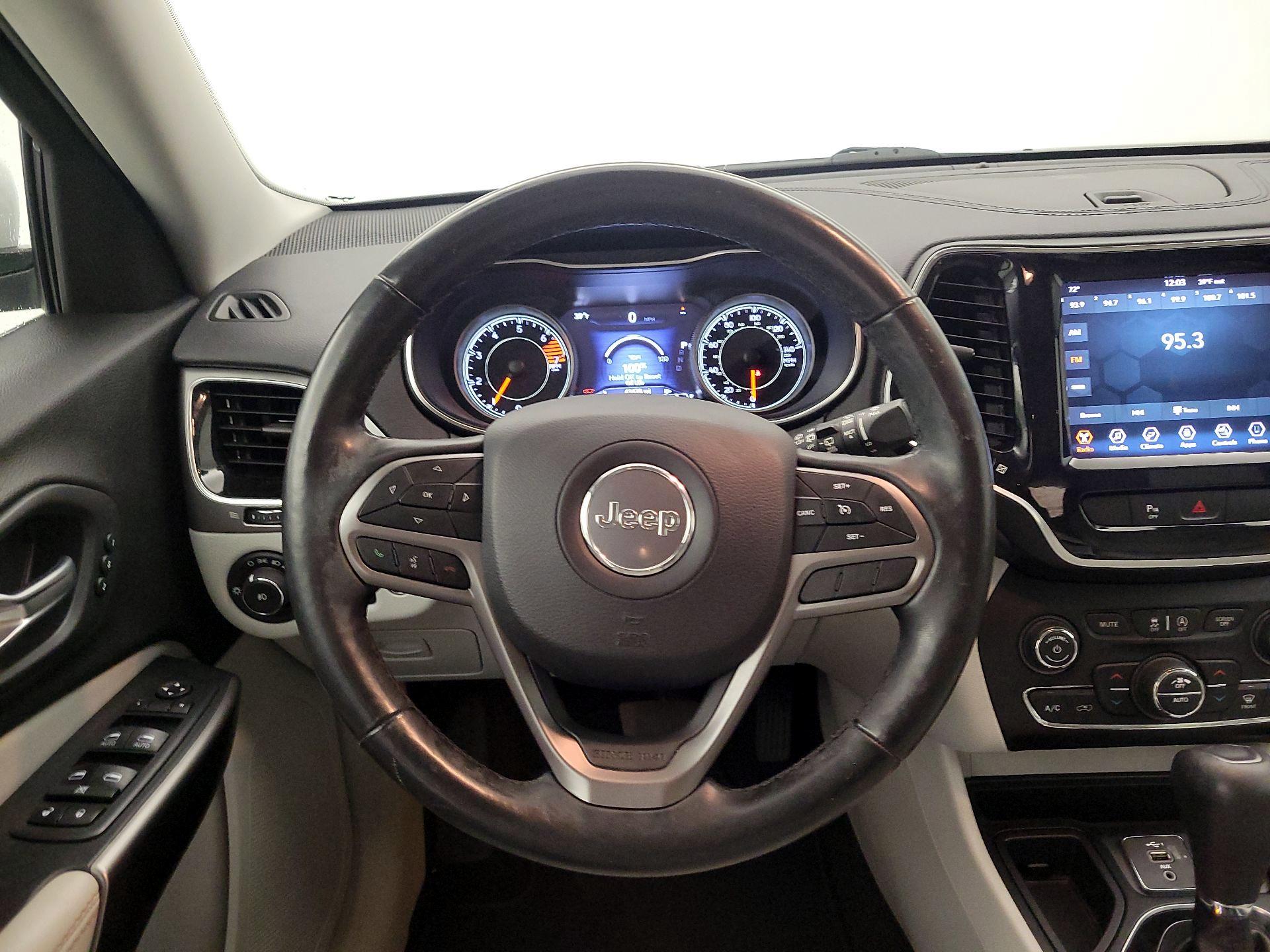 Thumbnail: 2020 Jeep Cherokee - 10