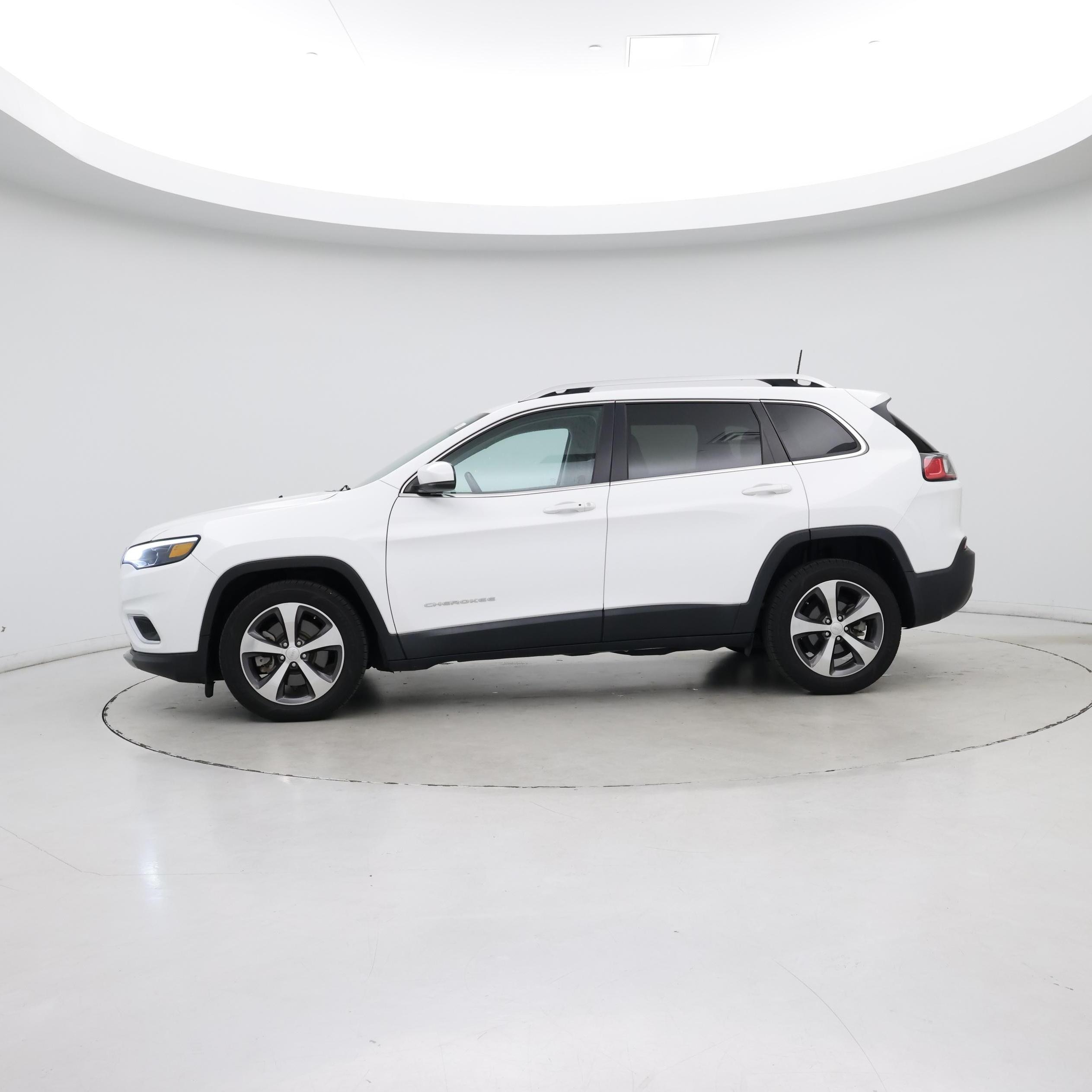 Thumbnail: 2020 Jeep Cherokee - 3