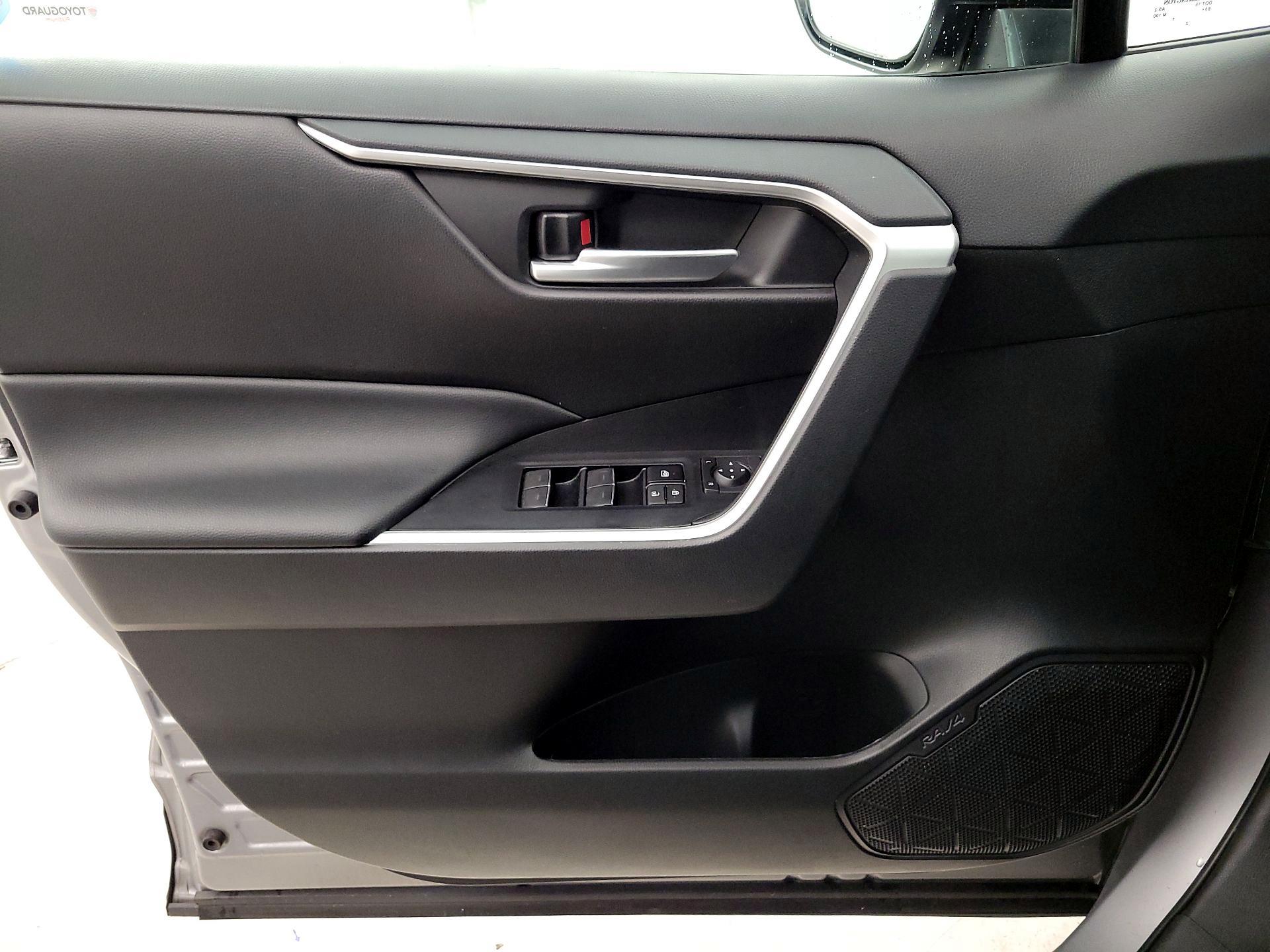 Thumbnail: 2024 Toyota RAV4 - 12