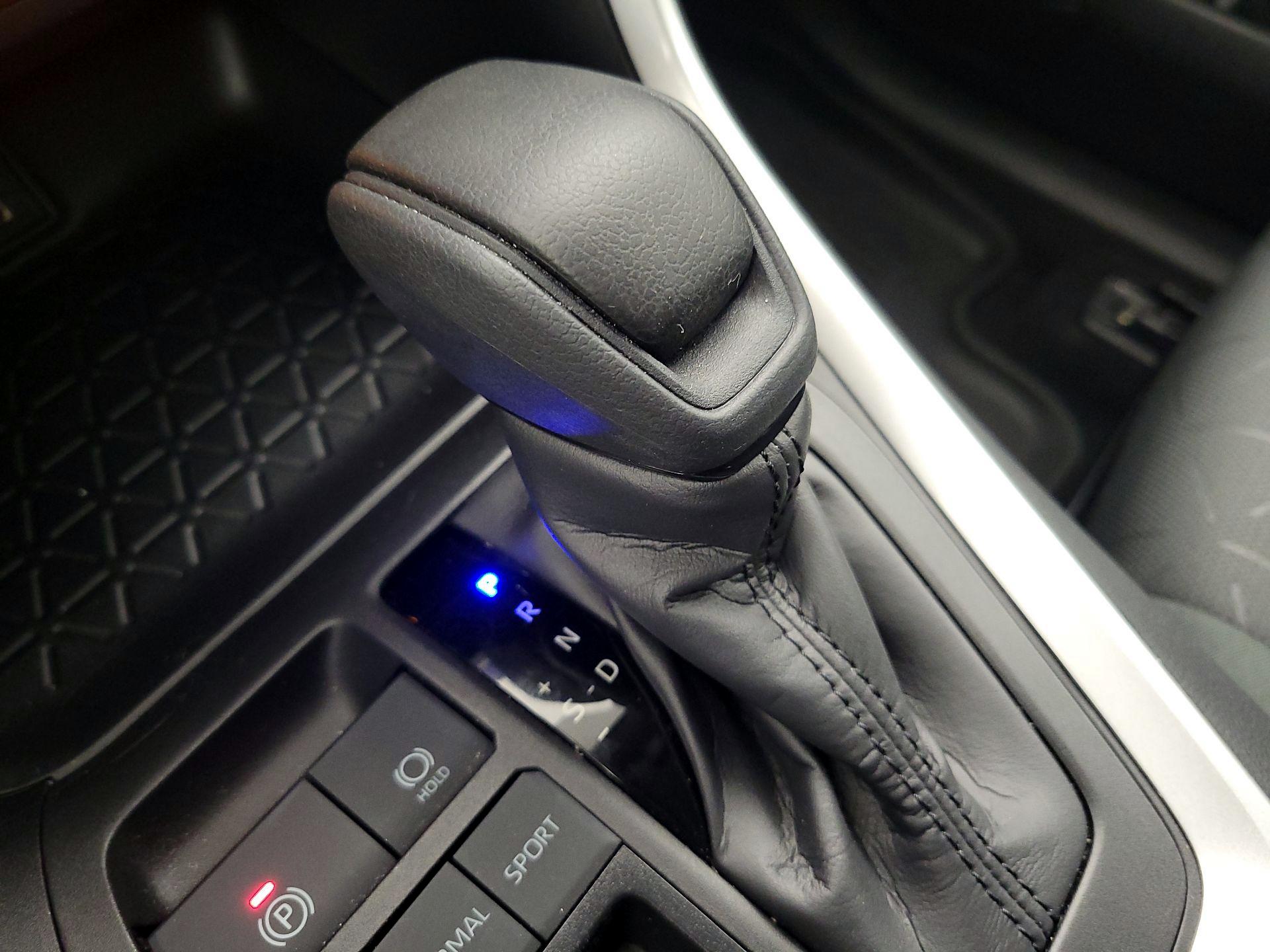 Thumbnail: 2024 Toyota RAV4 - 17