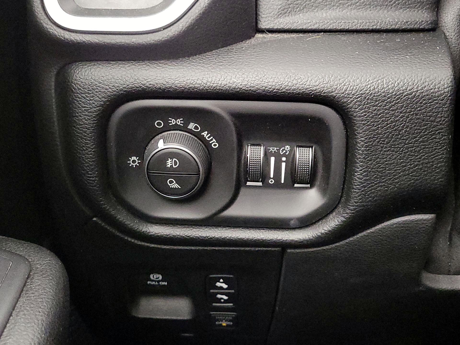 Thumbnail: 2019 RAM 1500 - 13