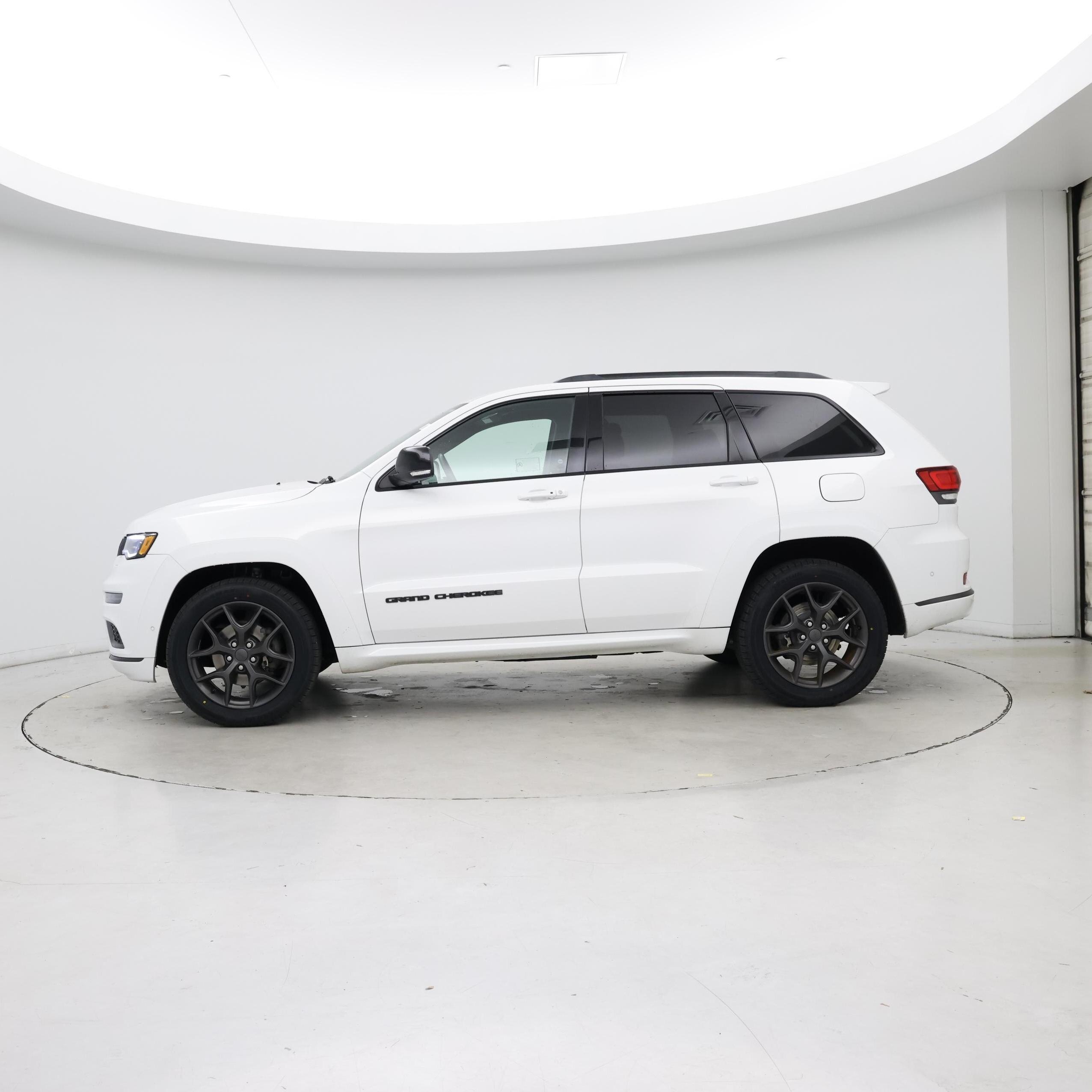 Thumbnail: 2019 Jeep Grand Cherokee - 3