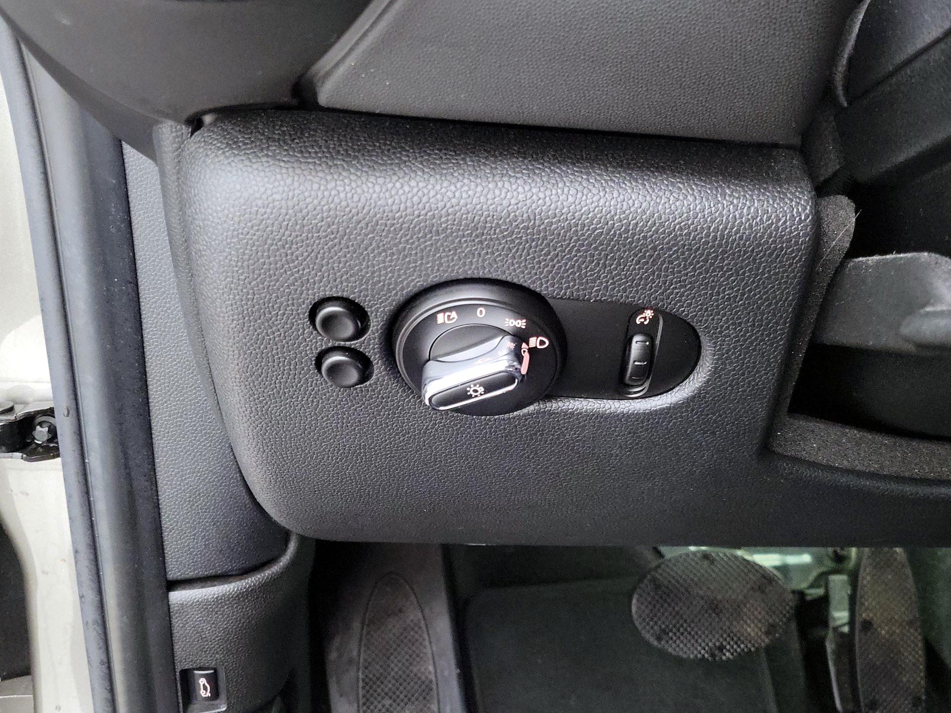 Thumbnail: 2019 MINI Cooper Hardtop - 13