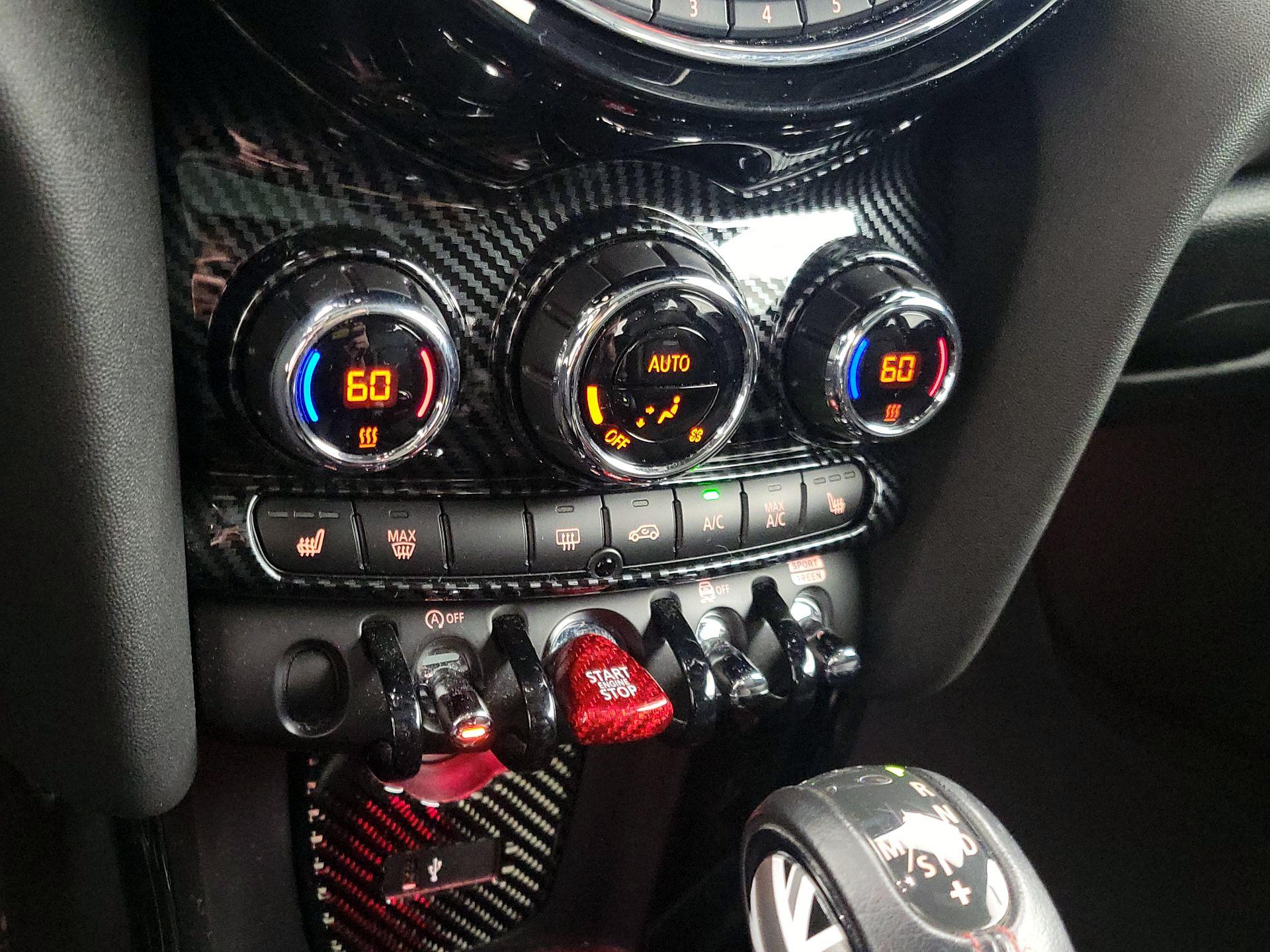 Thumbnail: 2019 MINI Cooper Hardtop - 16