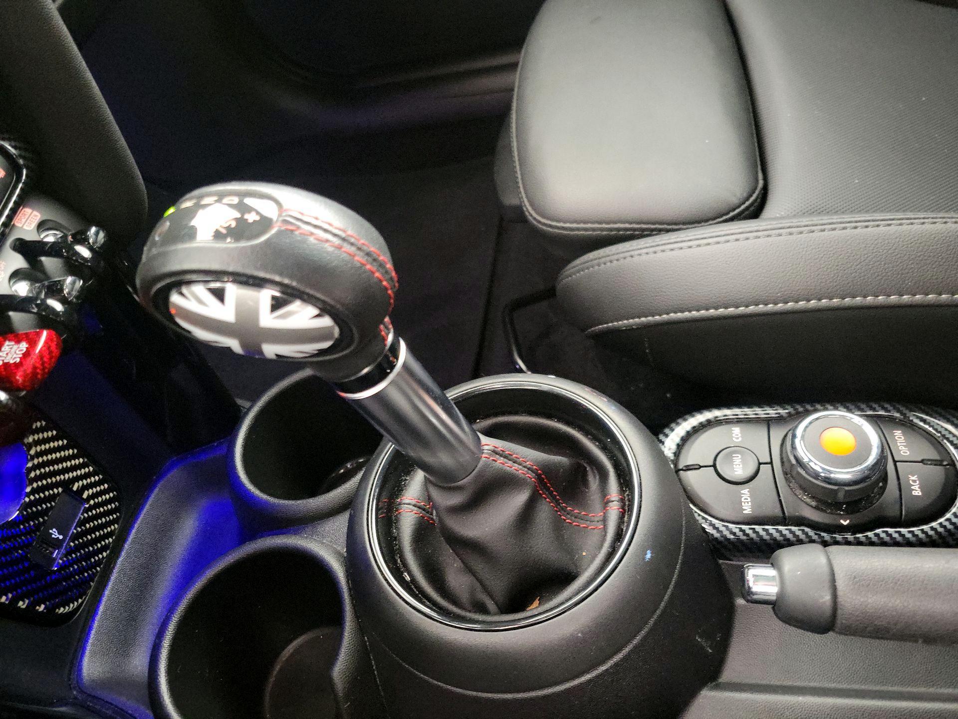 Thumbnail: 2019 MINI Cooper Hardtop - 17