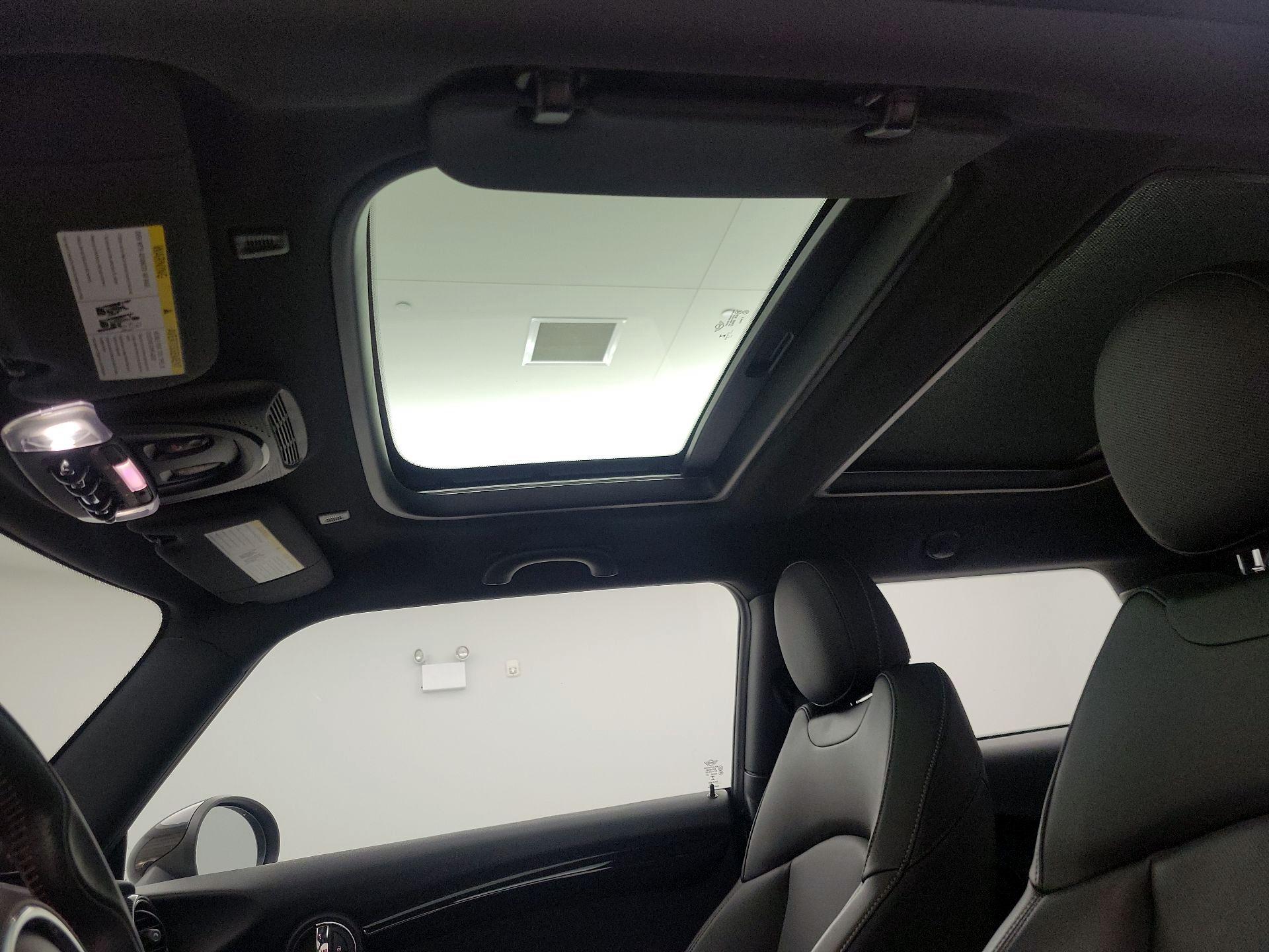 Thumbnail: 2019 MINI Cooper Hardtop - 19