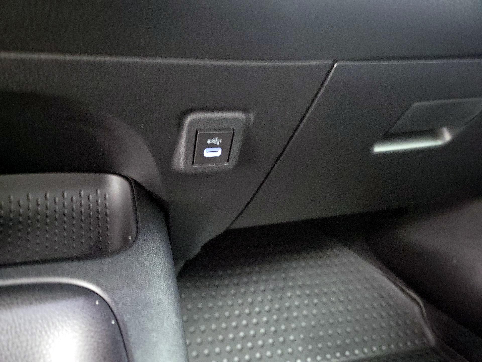 Thumbnail: 2024 Toyota Corolla - 18