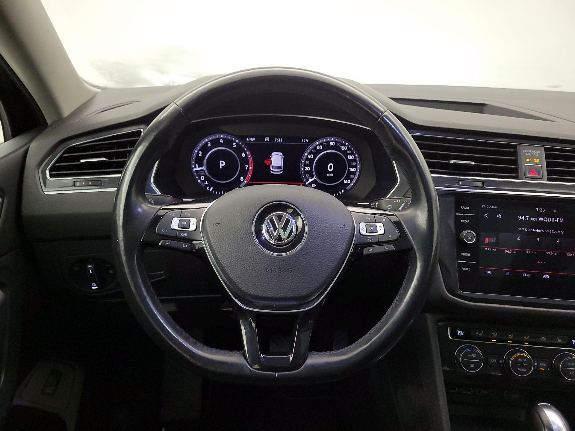 Thumbnail: 2018 Volkswagen Tiguan - 10
