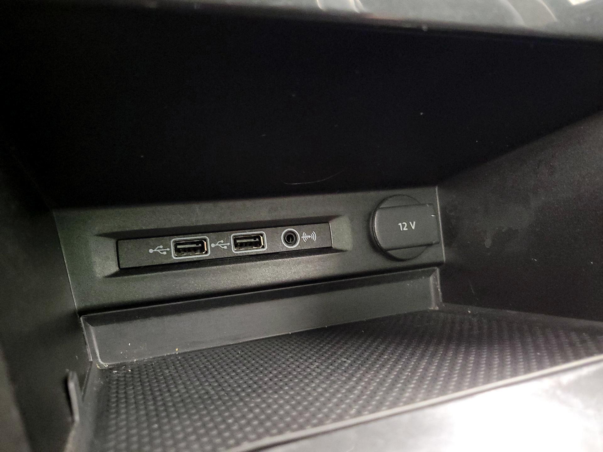 Thumbnail: 2018 Volkswagen Tiguan - 18