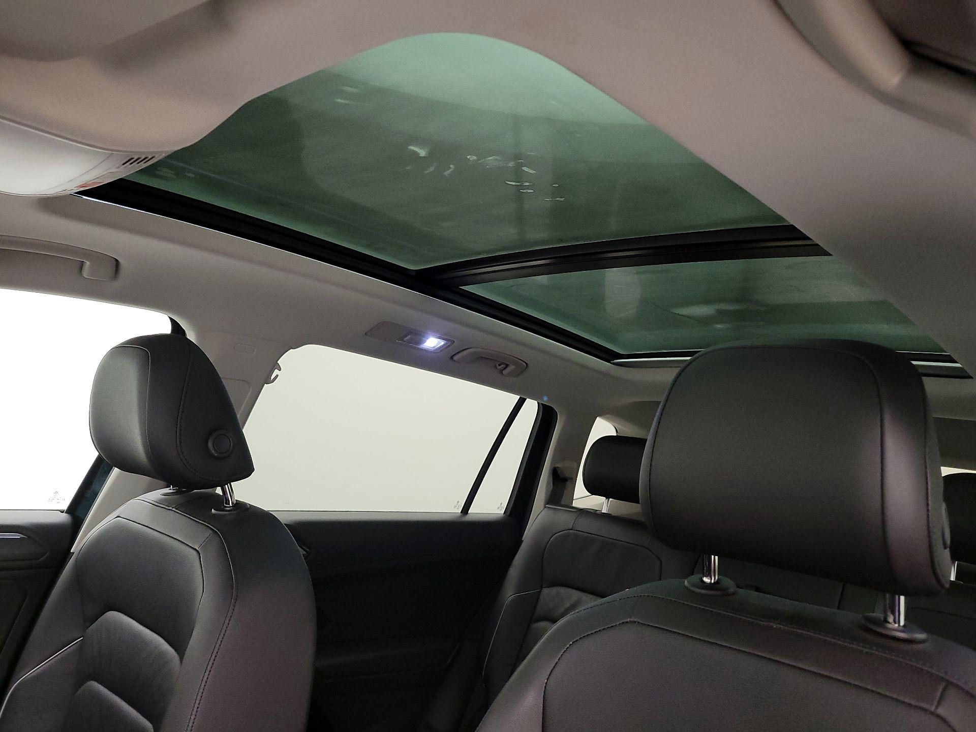 Thumbnail: 2018 Volkswagen Tiguan - 19