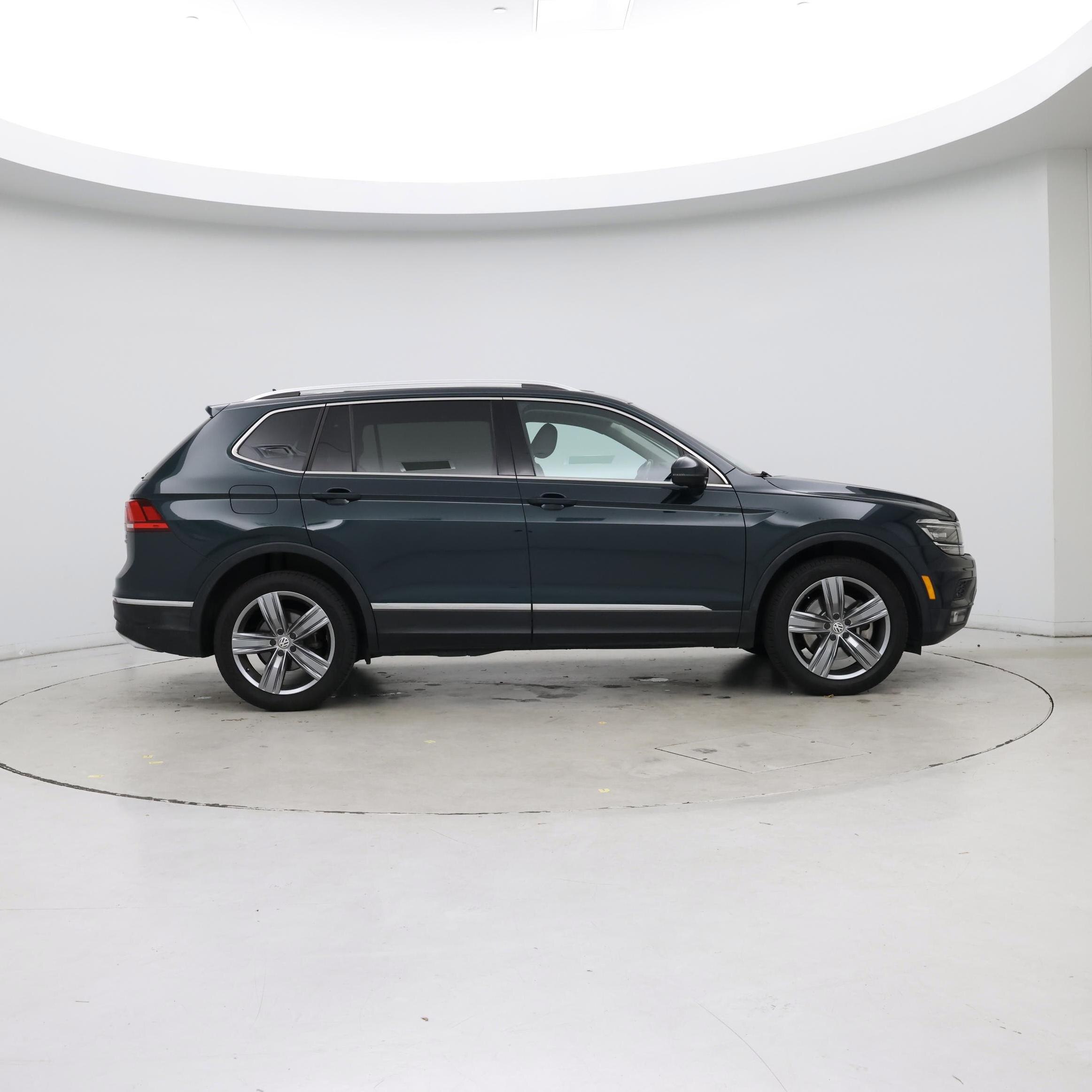 Thumbnail: 2018 Volkswagen Tiguan - 7