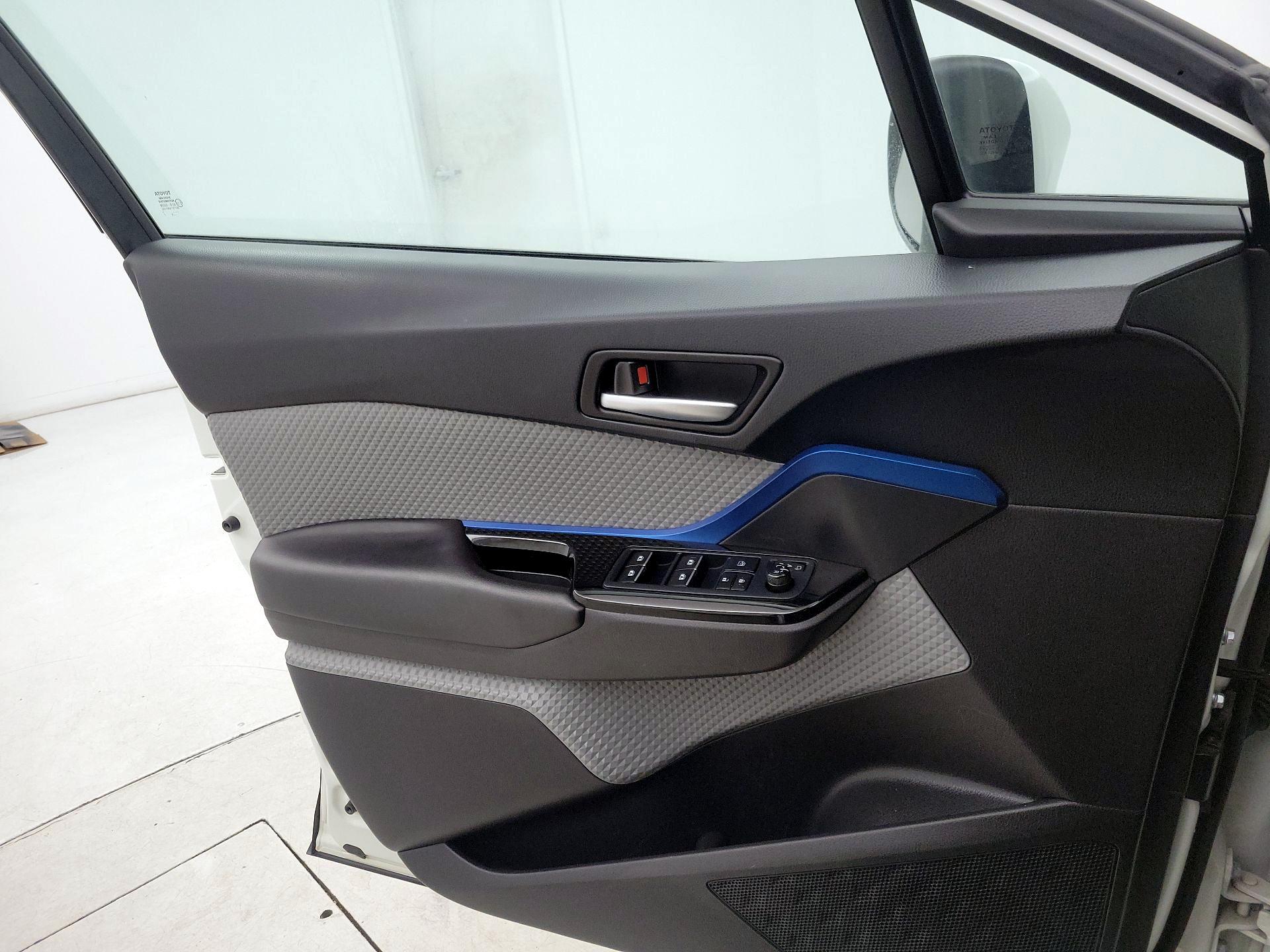 Thumbnail: 2019 Toyota C-HR - 12