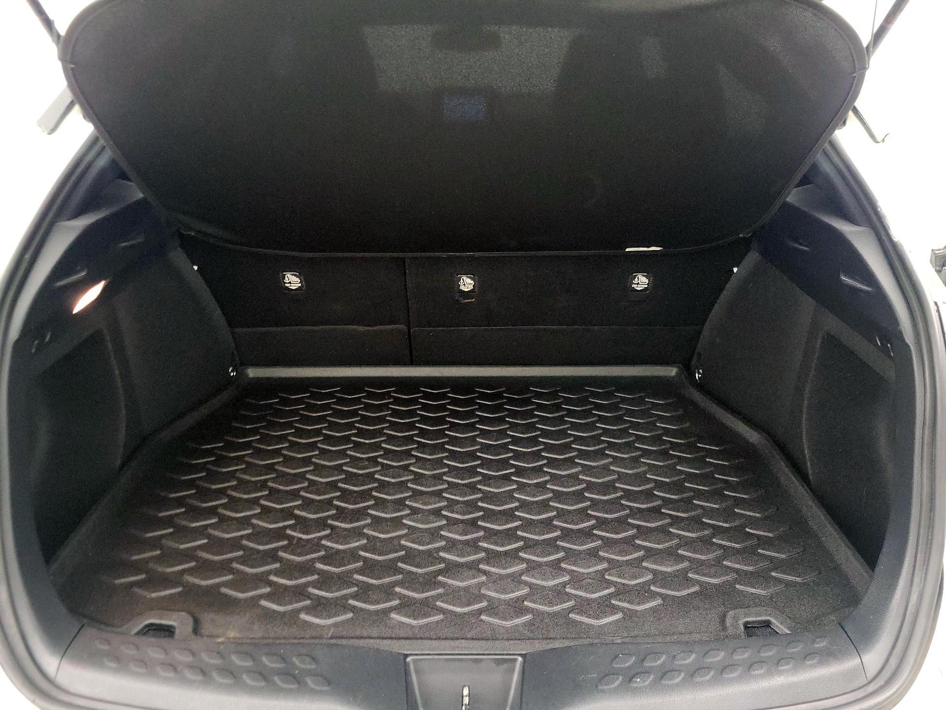 Thumbnail: 2019 Toyota C-HR - 19