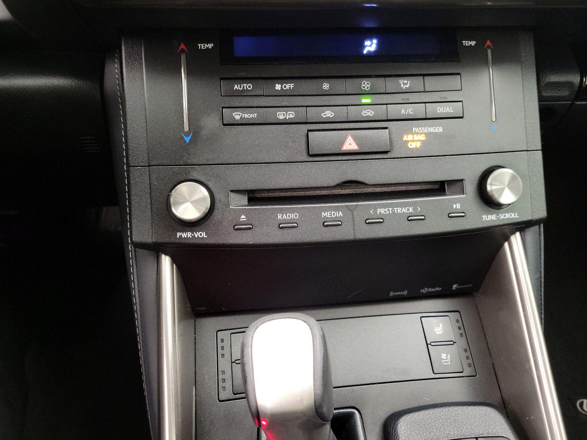 Thumbnail: 2015 Lexus IS - 16