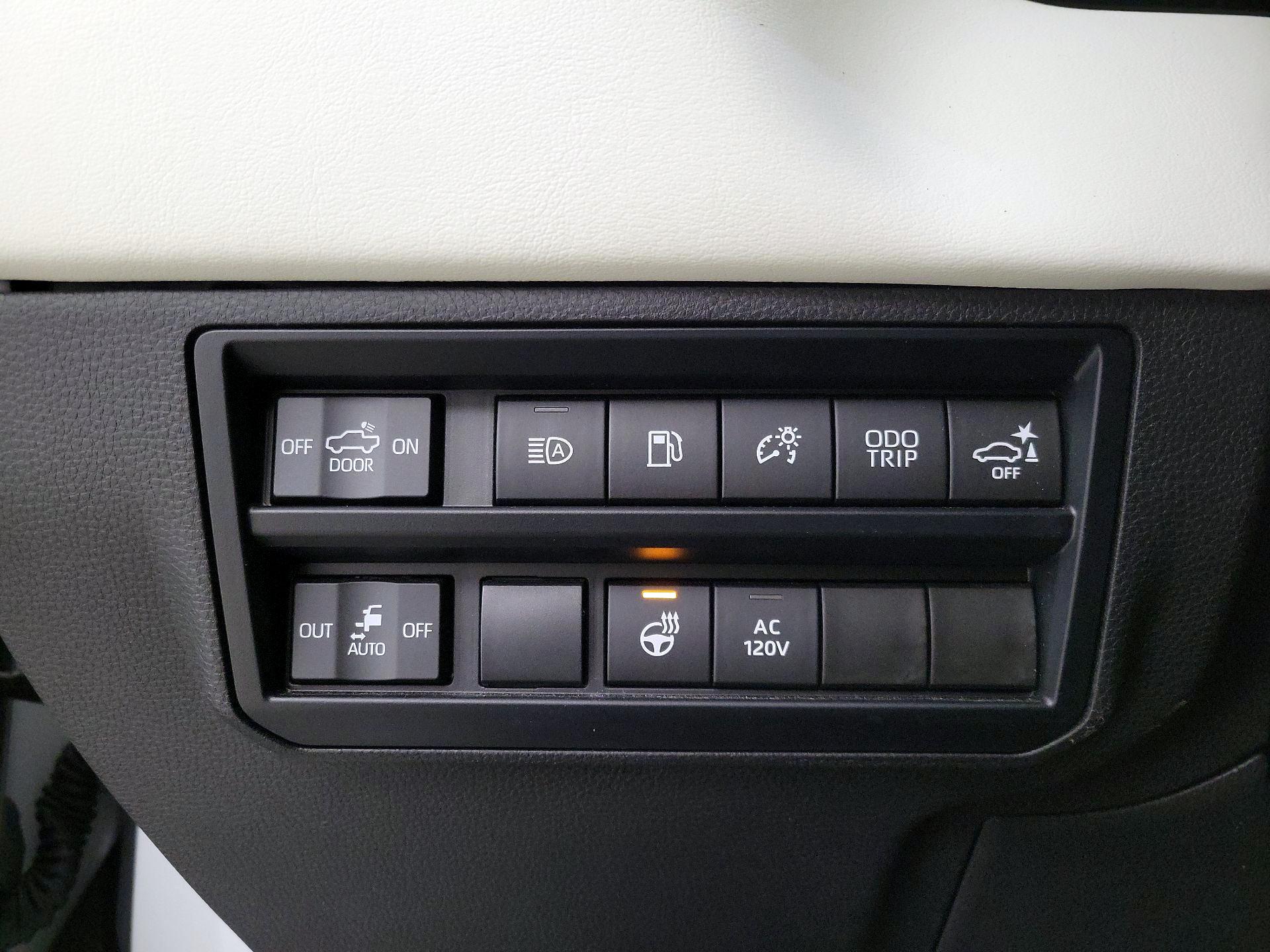 Thumbnail: 2023 Toyota Tundra - 13