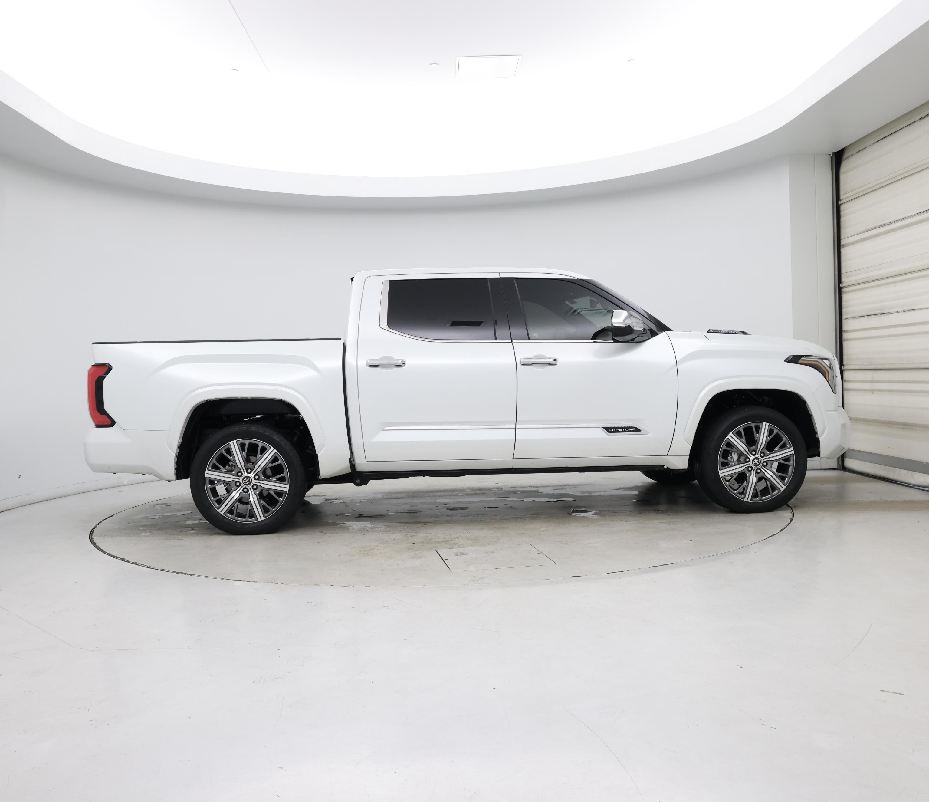 Thumbnail: 2023 Toyota Tundra - 7