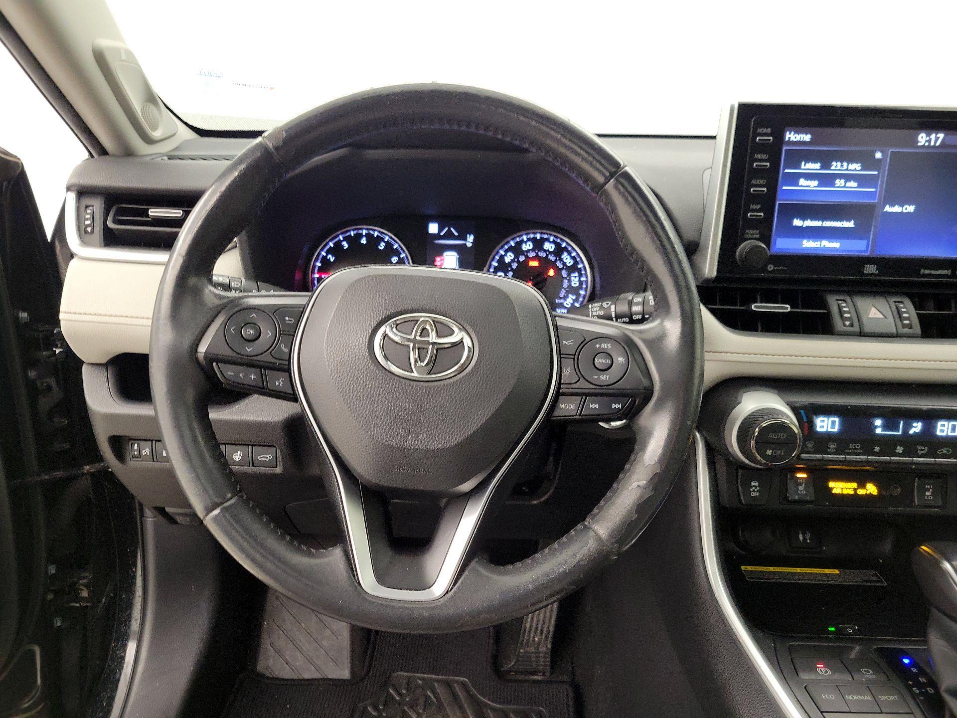 Thumbnail: 2019 Toyota RAV4 - 10