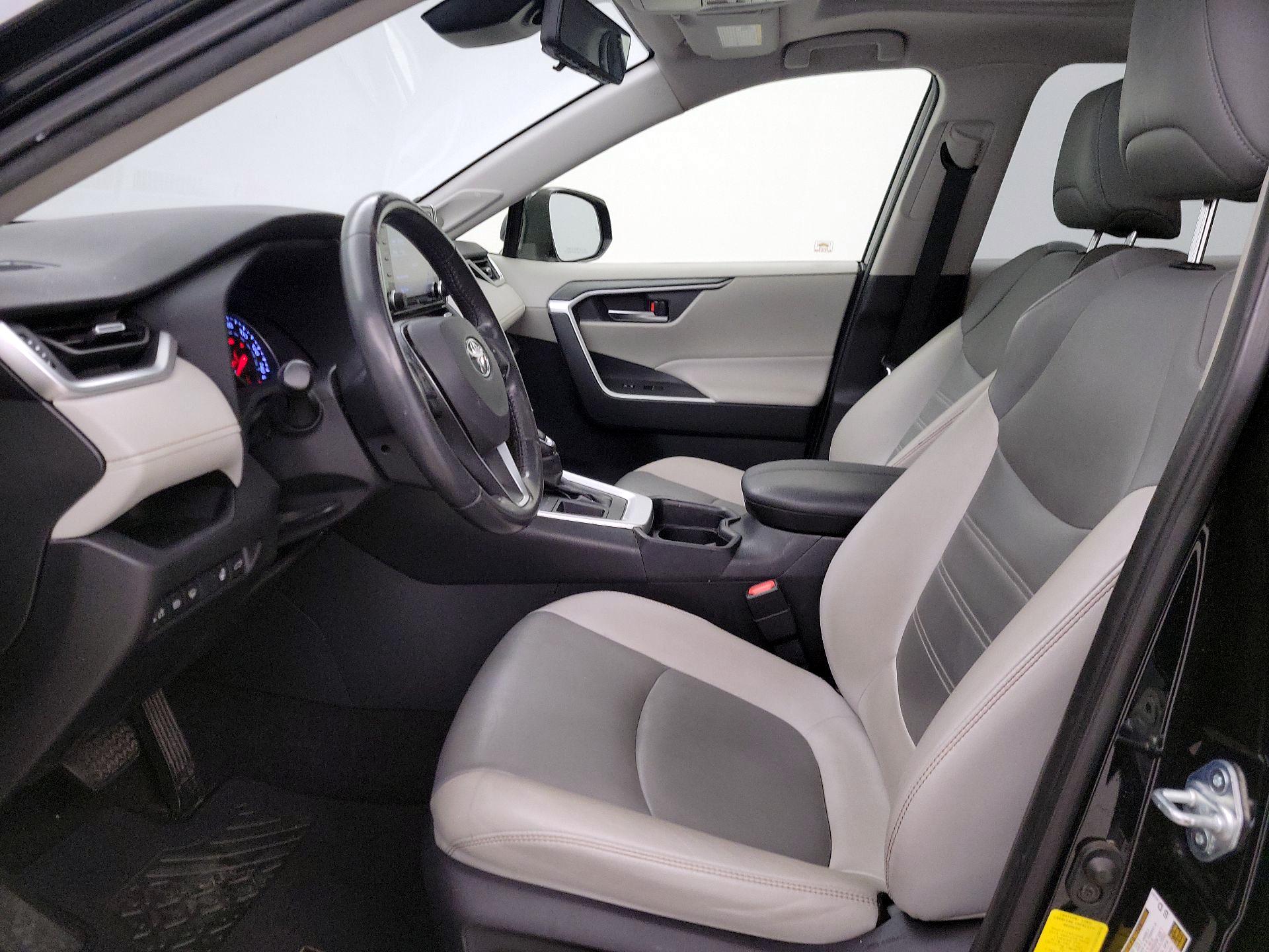 Thumbnail: 2019 Toyota RAV4 - 11