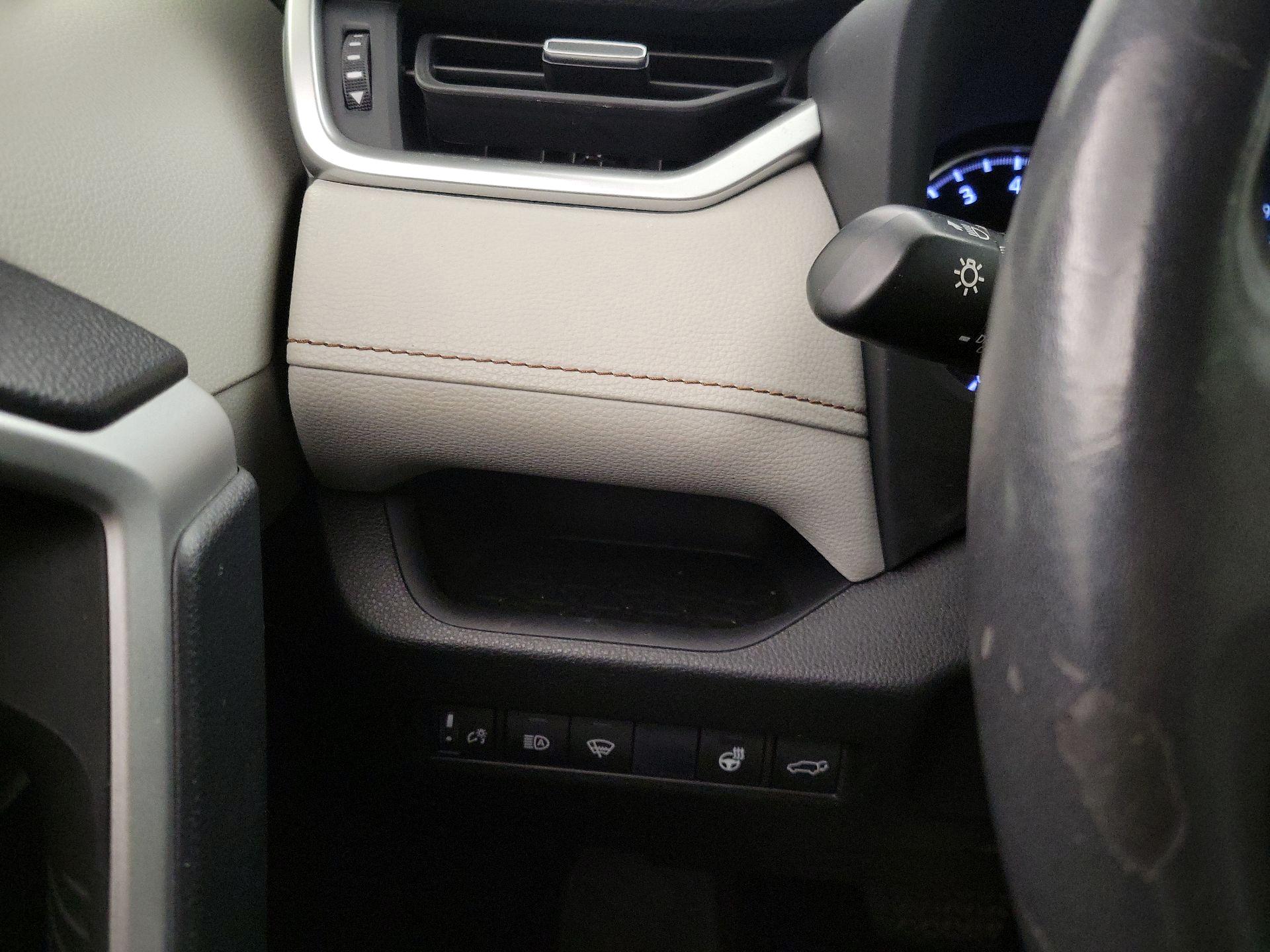 Thumbnail: 2019 Toyota RAV4 - 13