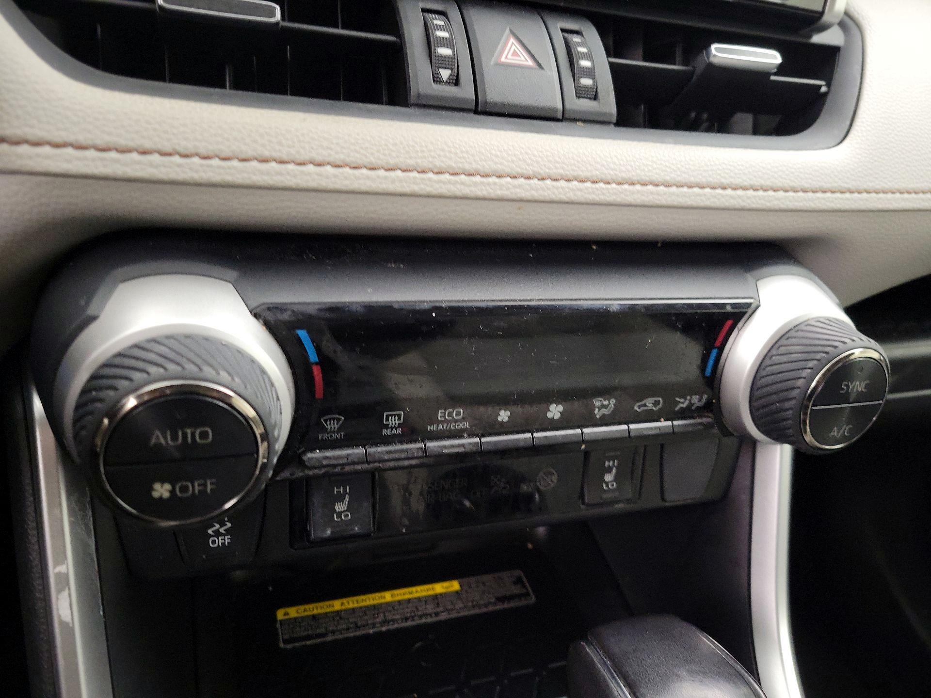 Thumbnail: 2019 Toyota RAV4 - 16