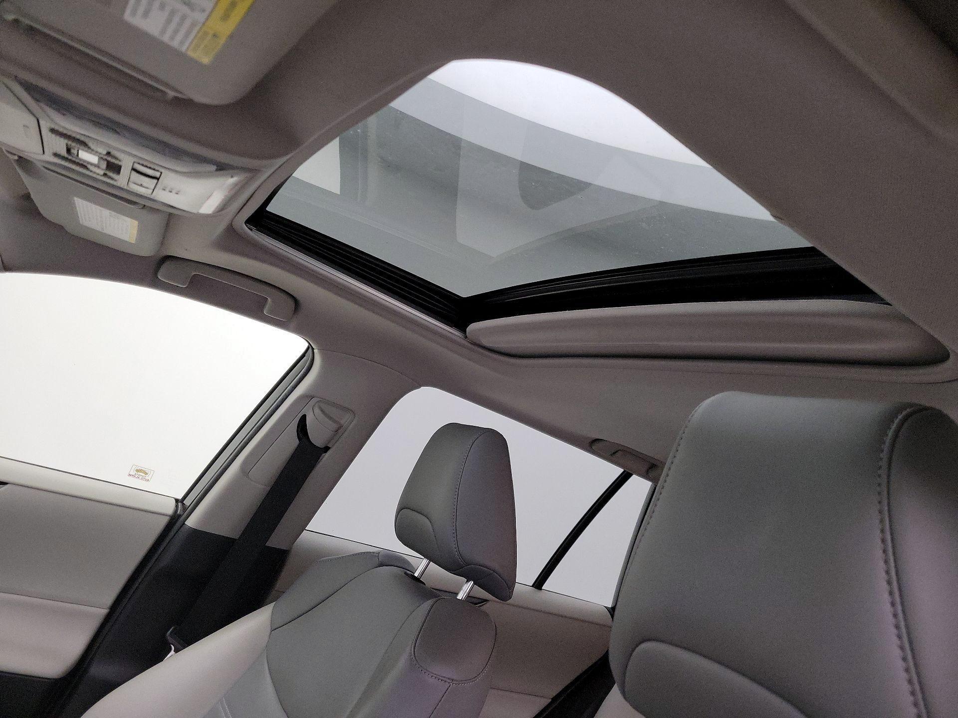 Thumbnail: 2019 Toyota RAV4 - 19