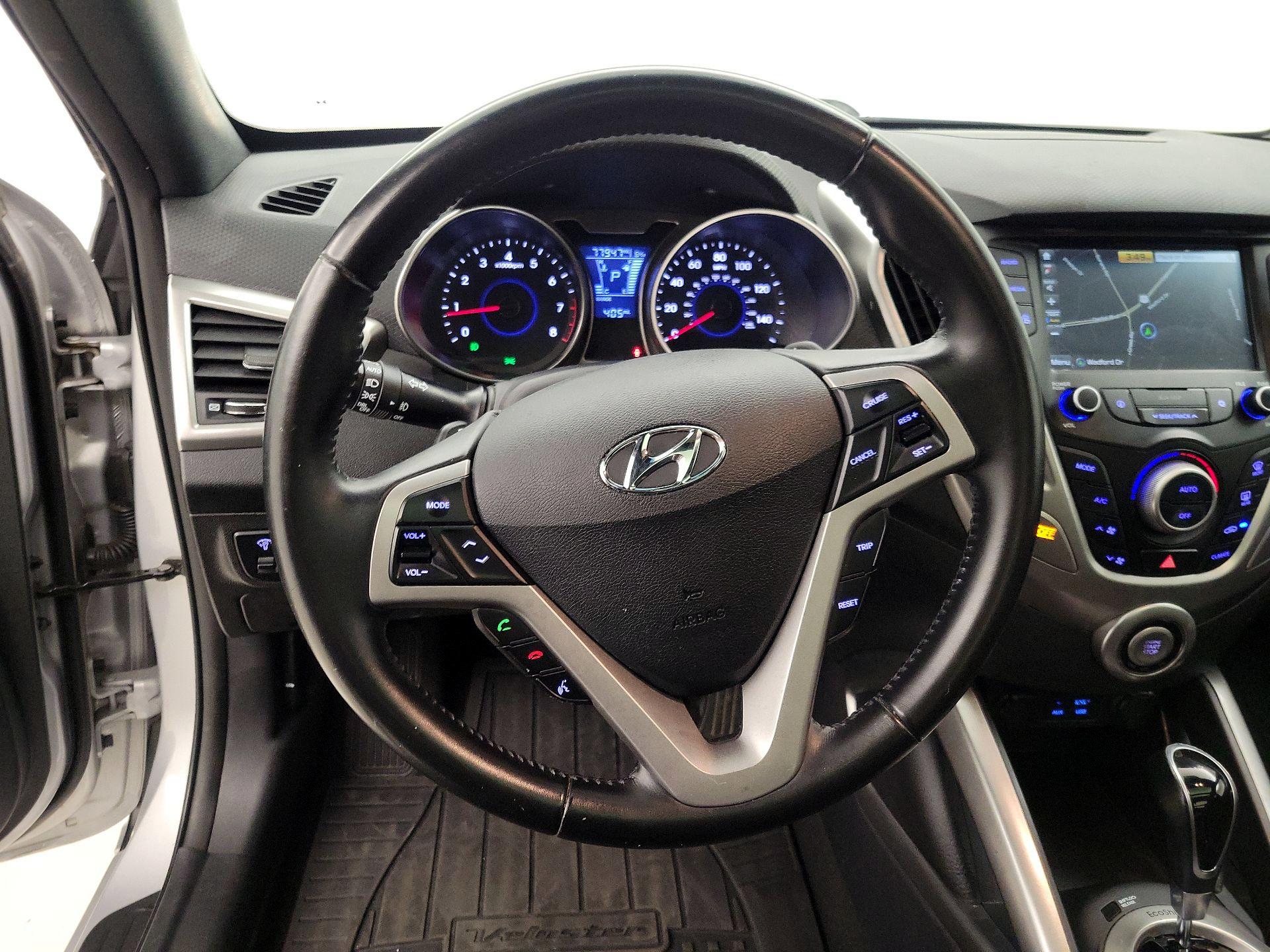 Thumbnail: 2017 Hyundai Veloster - 10