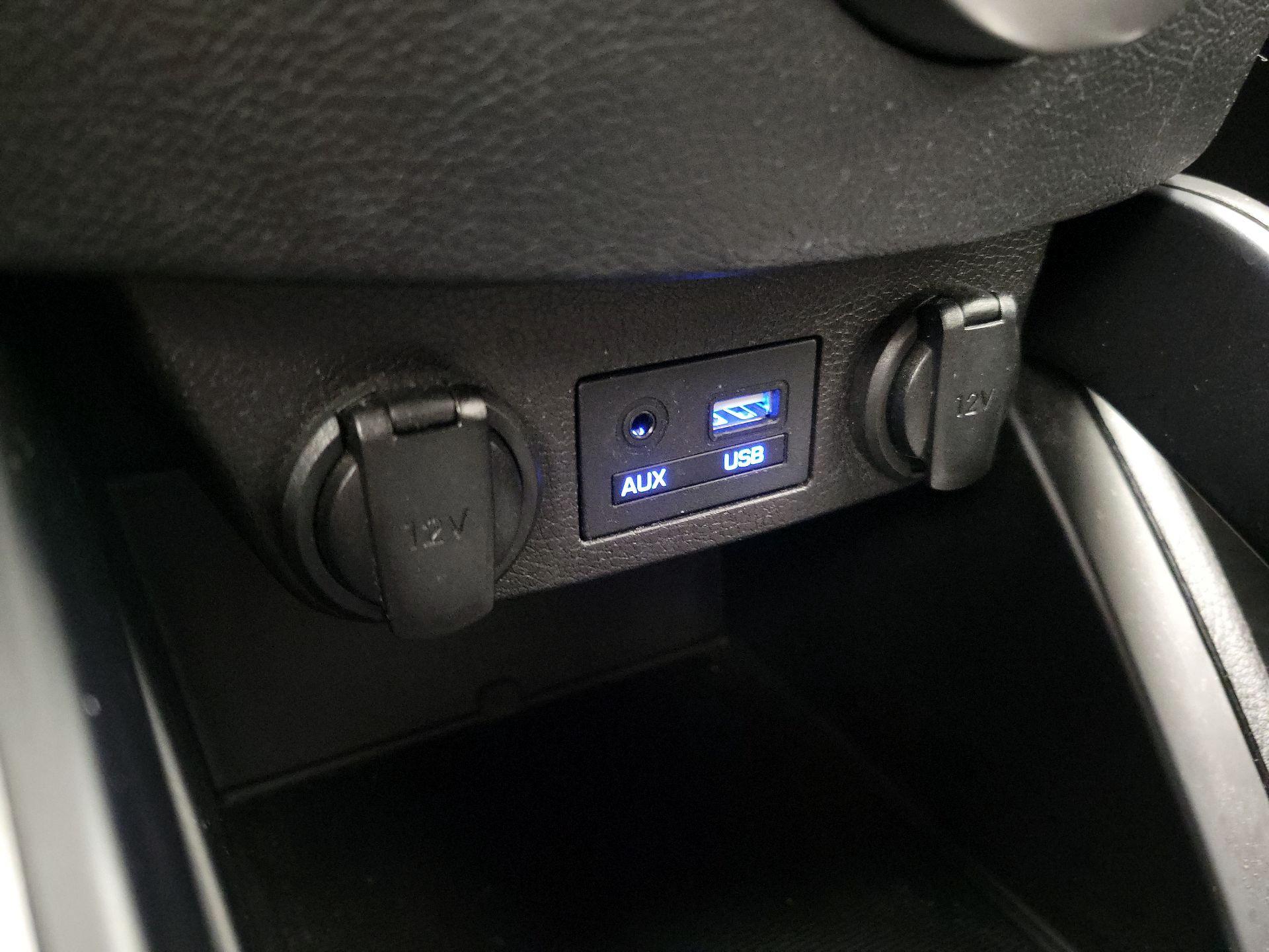 Thumbnail: 2017 Hyundai Veloster - 19