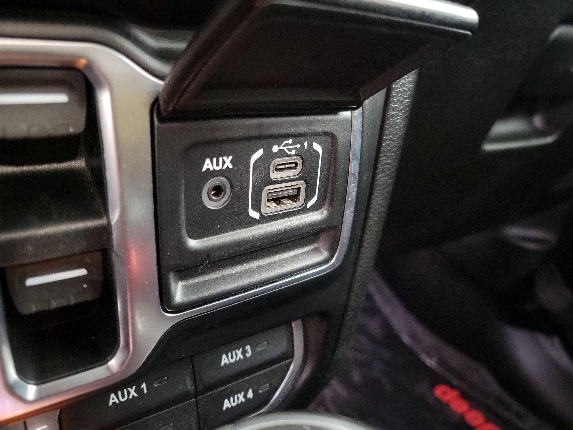 Thumbnail: 2020 Jeep Wrangler - 18