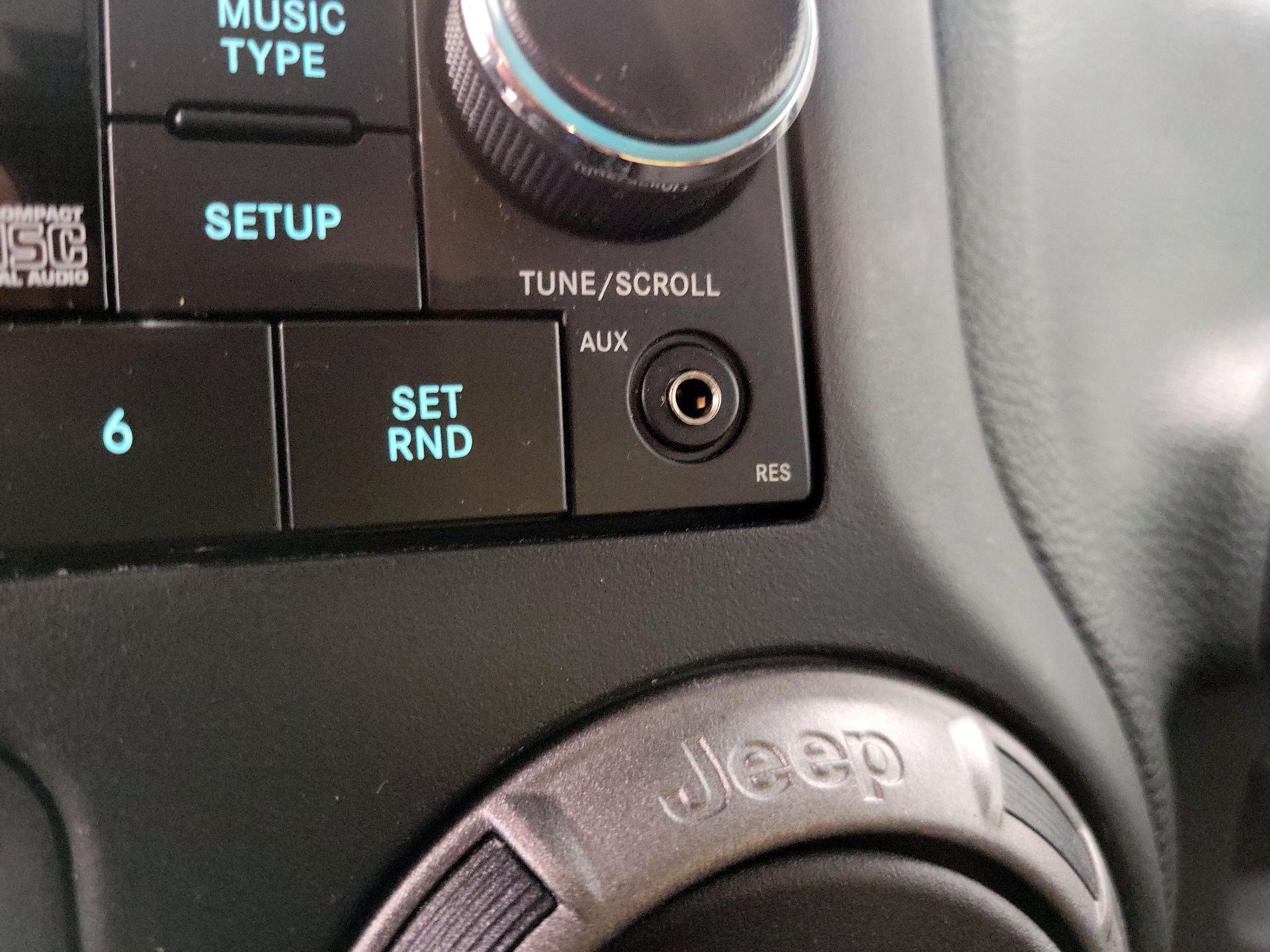 Thumbnail: 2018 Jeep Wrangler - 16