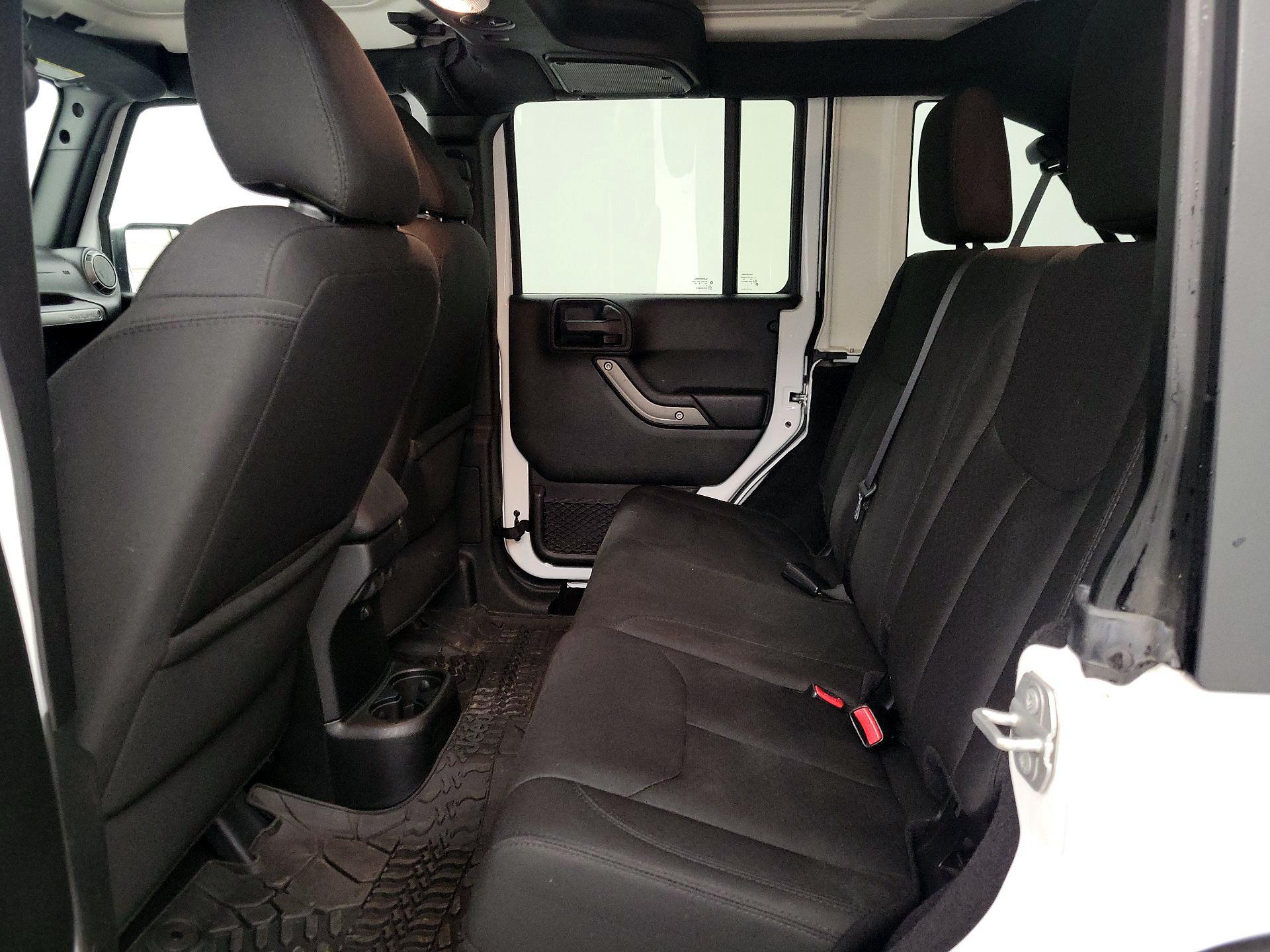 Thumbnail: 2018 Jeep Wrangler - 17