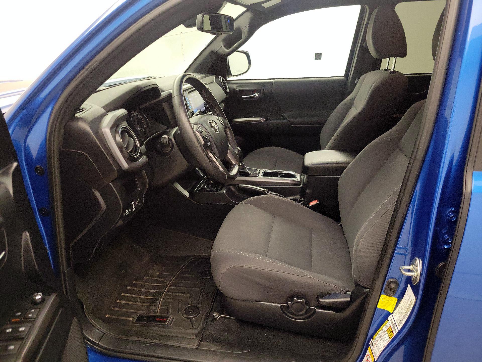 Thumbnail: 2018 Toyota Tacoma - 11