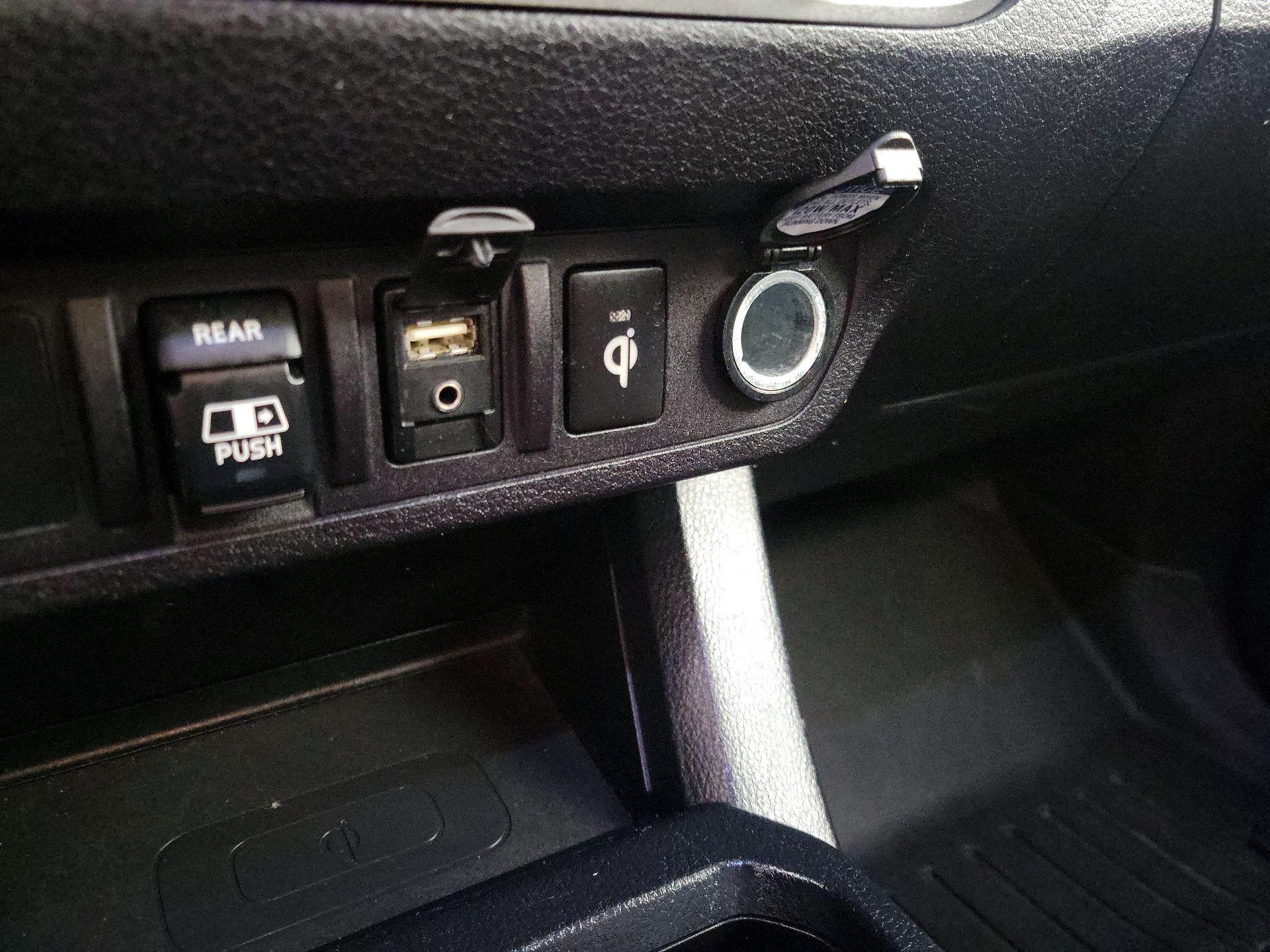 Thumbnail: 2018 Toyota Tacoma - 18