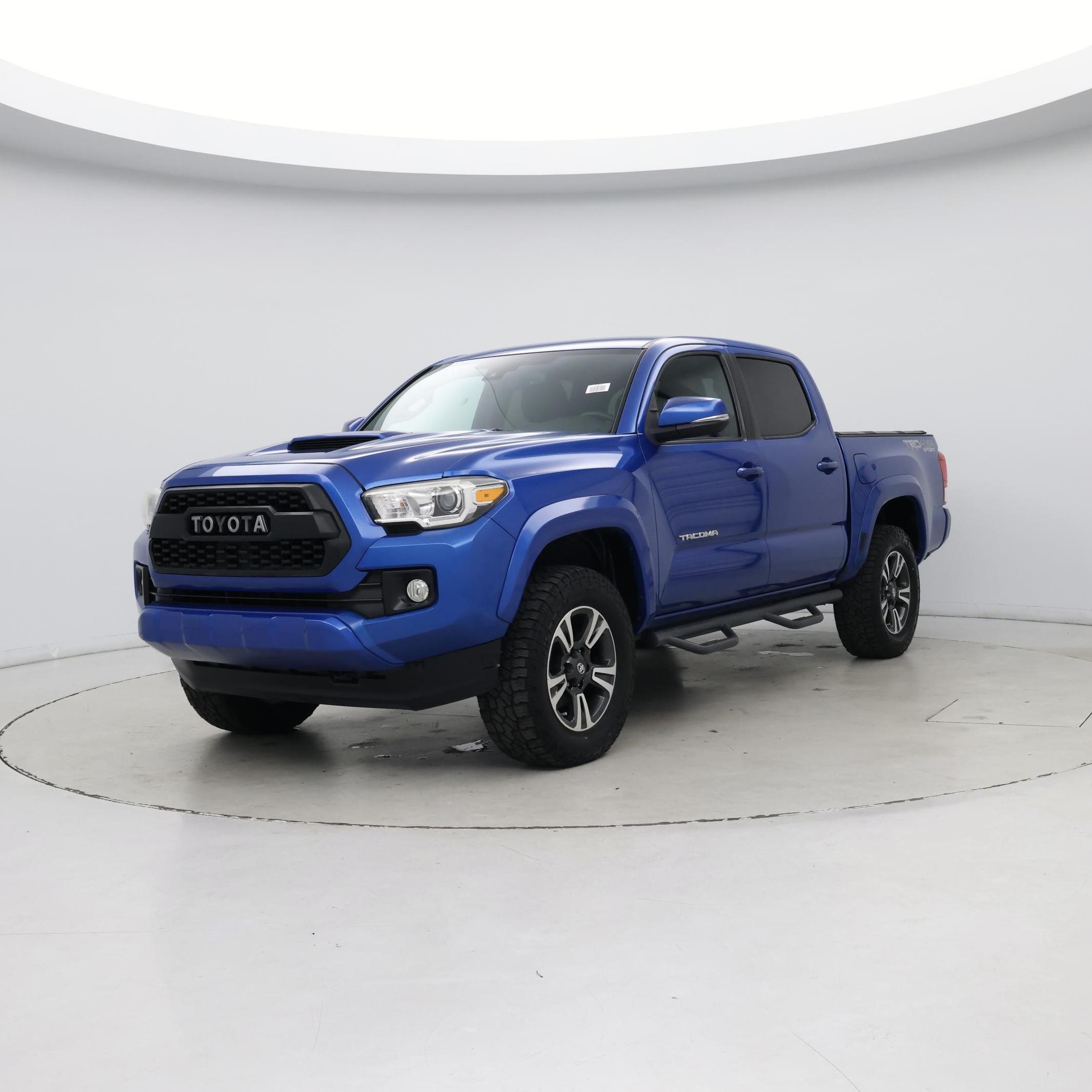 Thumbnail: 2018 Toyota Tacoma - 4
